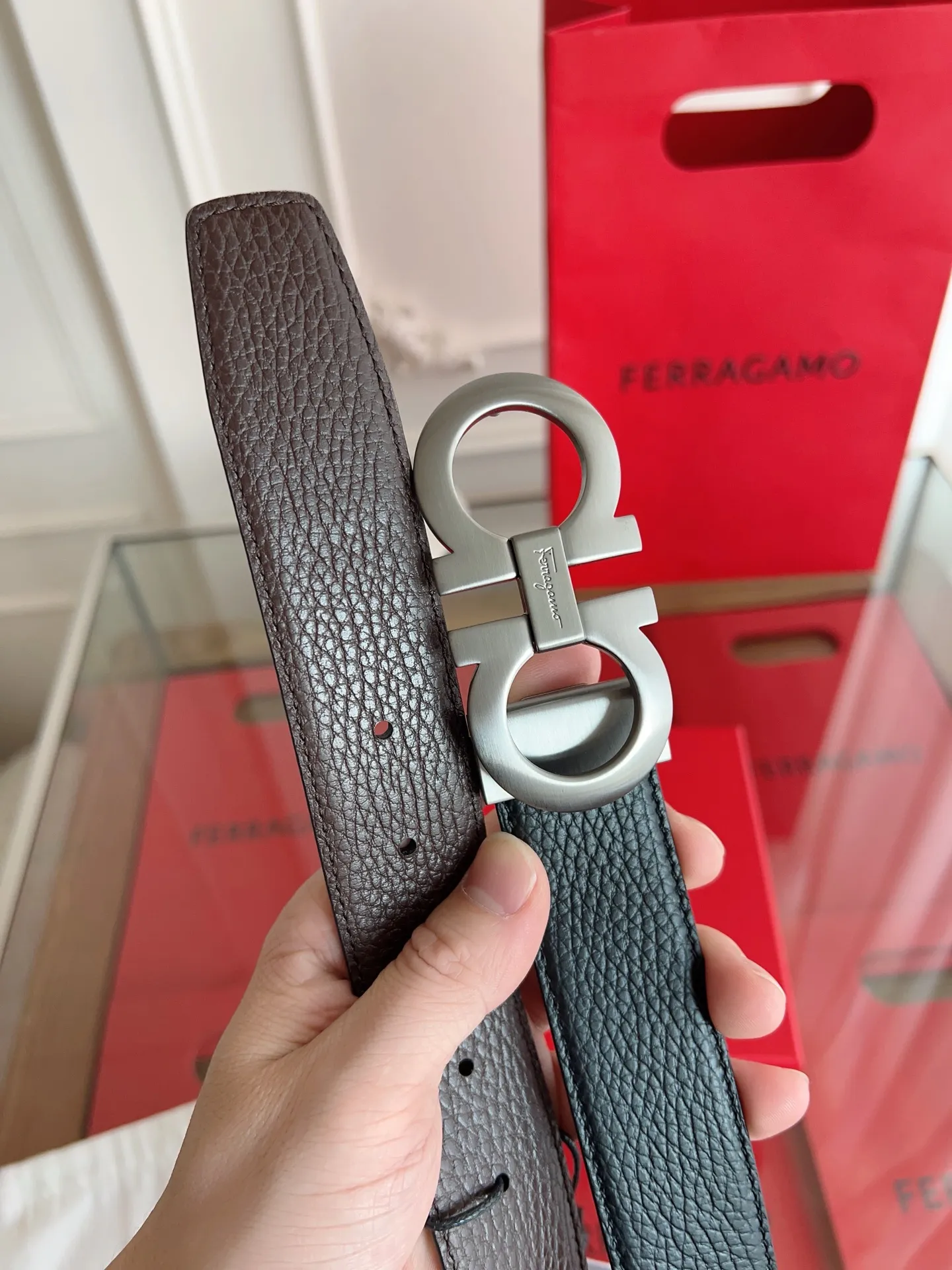 💰440💰Full set of packaging💰 💍Purchase grade Ferragamo 3.5cm original leather. Precision brass hardware upgraded version nfc chip, genuine factory IP plating! Original match