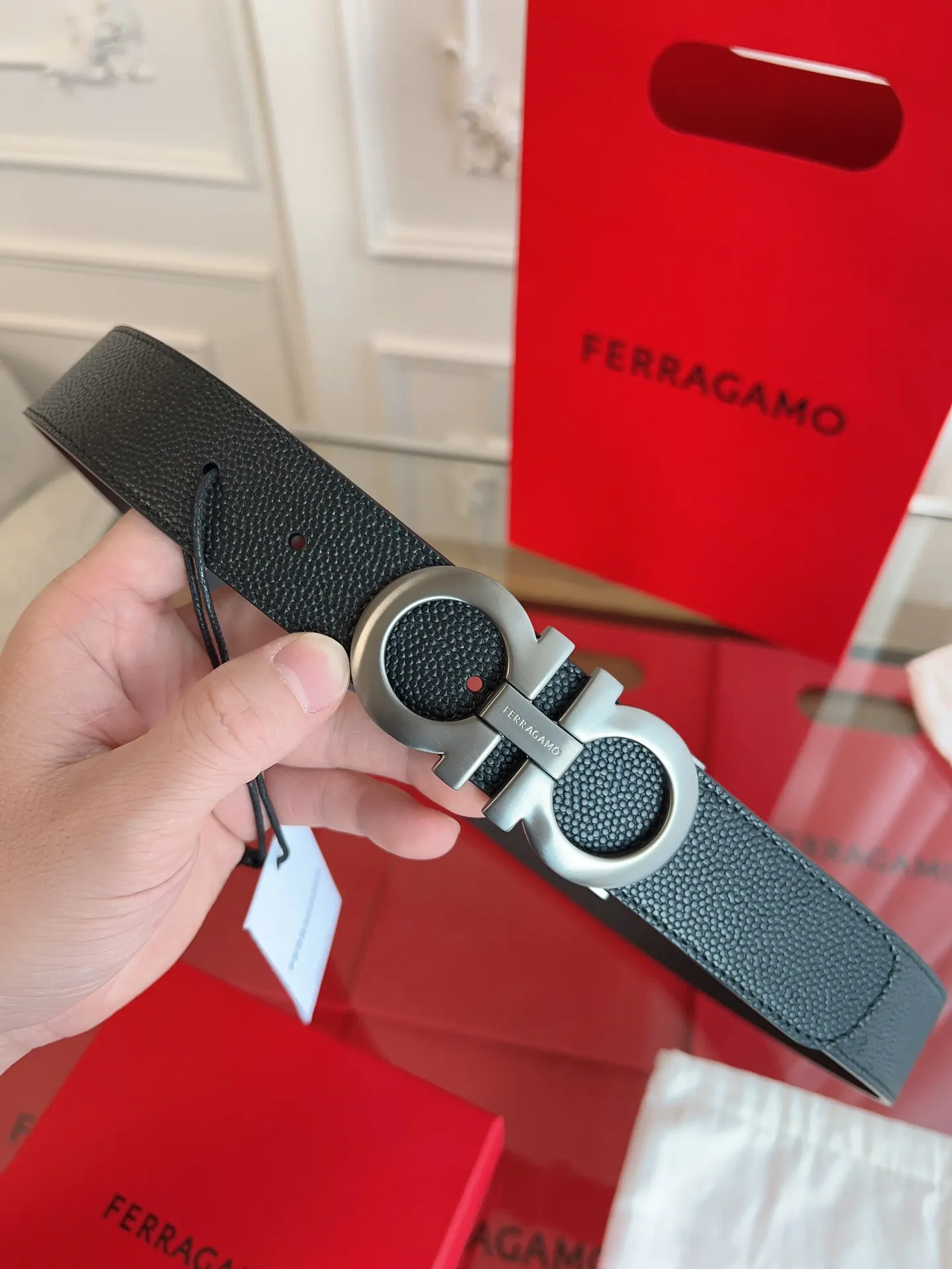💰440💰Full set of packaging💰 💍Purchase grade Ferragamo 3.5cm original leather. Precision brass hardware upgraded version nfc chip, genuine factory IP plating! Original match,