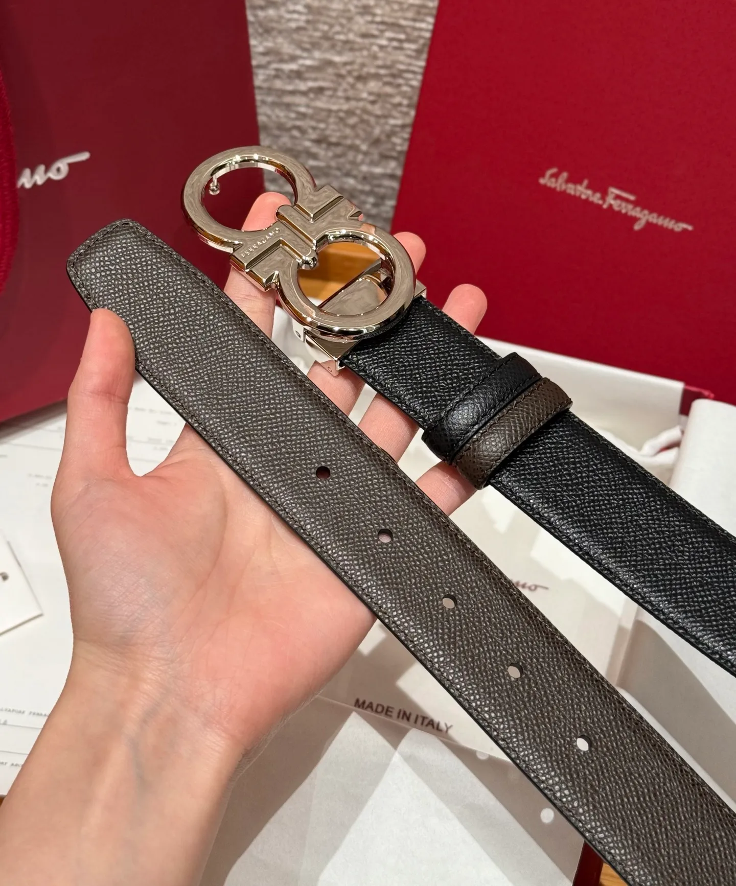 💰440💰Complete package💰 💍Purchase-grade Ferragamo⚡️🌹Double-sided Italian imported original black matching☕️New high-quality palladium-plated buckle Width 35mm Double-sided usable The belt is adjustable and can be cut as needed to achieve a slimming effect