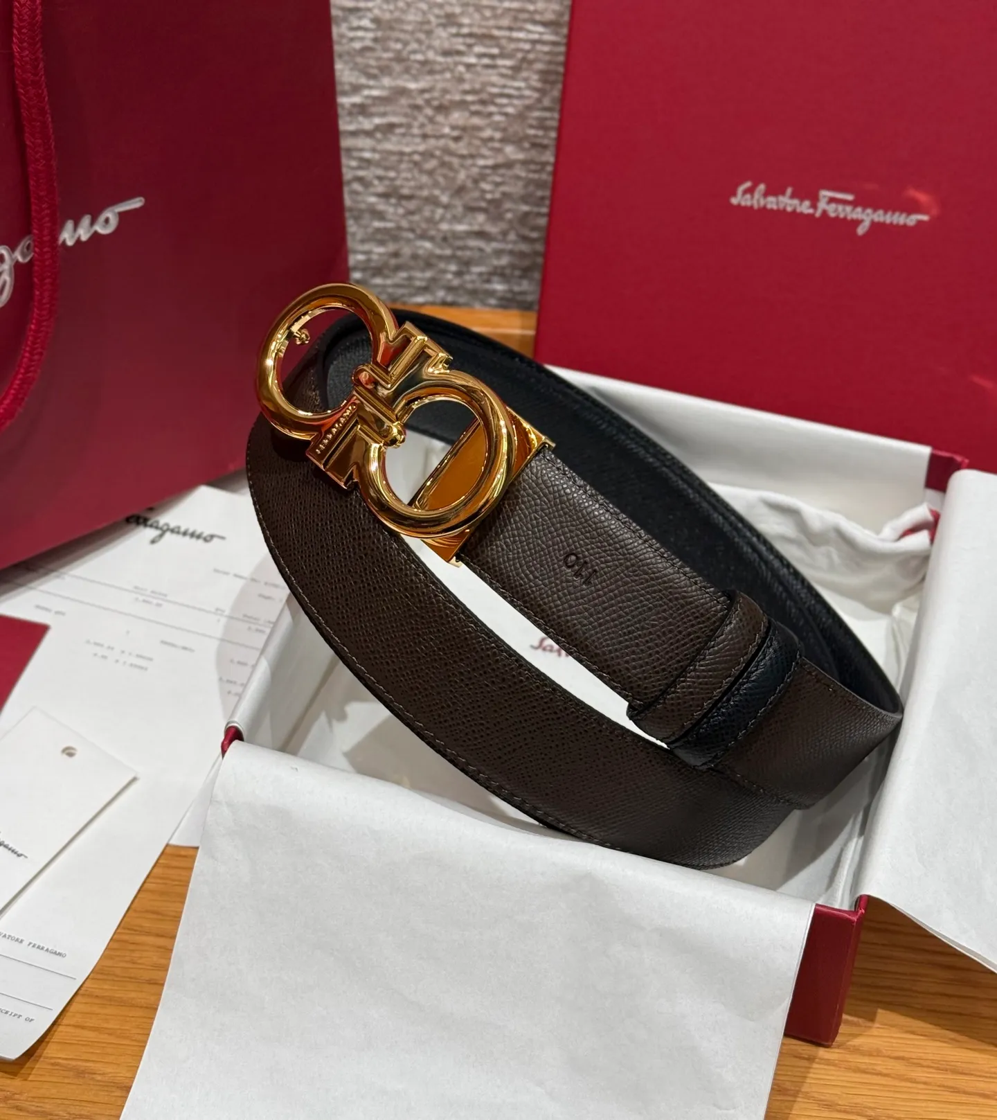 💰440💰Complete package💰 💍Purchase-grade Ferragamo⚡️🌹Double-sided Italian imported original black matching☕️New high-quality palladium-plated buckle Width 35mm Double-sided usable The belt is adjustable and can be cut as needed to achieve a slimming effect