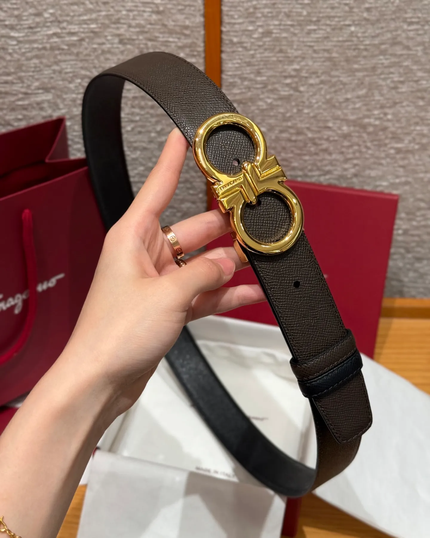 💰440💰Complete package💰 💍Purchase-grade Ferragamo⚡️🌹Double-sided Italian imported original black matching☕️New high-quality palladium-plated buckle Width 35mm Double-sided usable The belt is adjustable and can be cut as needed to achieve a slimming effect