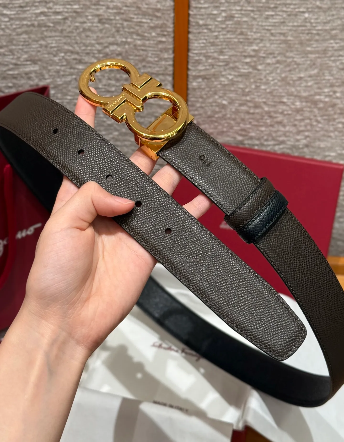 💰440💰Complete package💰 💍Purchase-grade Ferragamo⚡️🌹Double-sided Italian imported original black matching☕️New high-quality palladium-plated buckle Width 35mm Double-sided usable The belt is adjustable and can be cut as needed to achieve a slimming effect