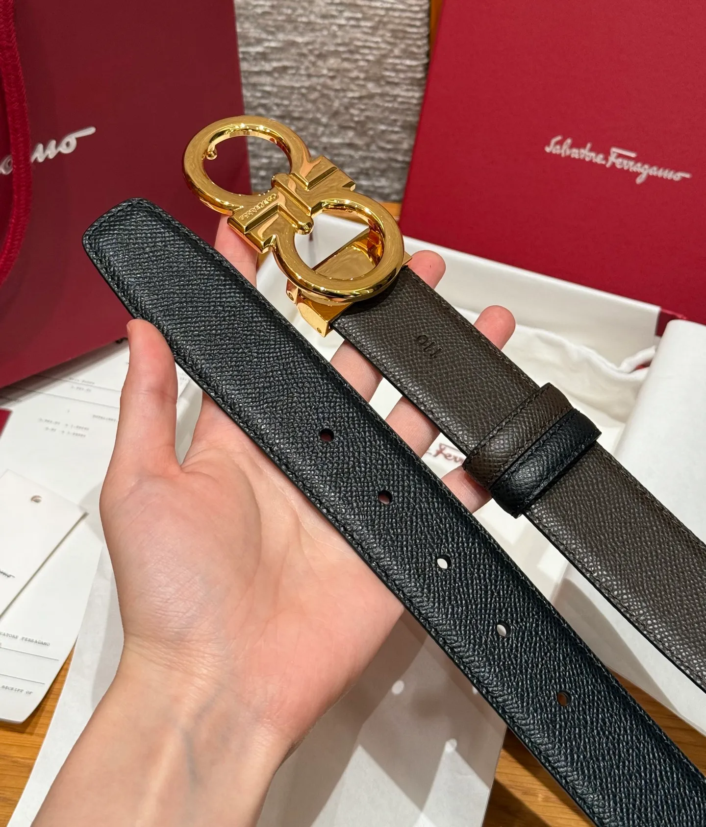 💰440💰Complete package💰 💍Purchase-grade Ferragamo⚡️🌹Double-sided Italian imported original black matching☕️New high-quality palladium-plated buckle Width 35mm Double-sided usable The belt is adjustable and can be cut as needed to achieve a slimming effect