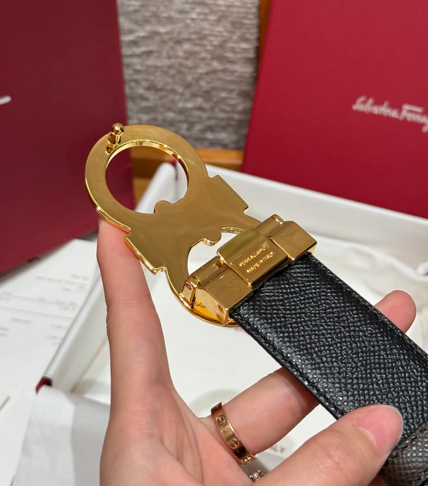💰440💰Complete package💰 💍Purchase-grade Ferragamo⚡️🌹Double-sided Italian imported original black matching☕️New high-quality palladium-plated buckle Width 35mm Double-sided usable The belt is adjustable and can be cut as needed to achieve a slimming effect