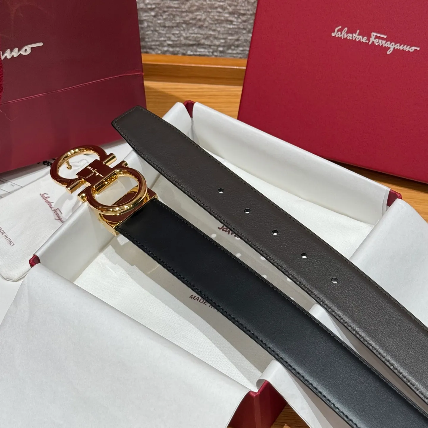 💰440💰Complete package💰 💍Purchase-grade Ferragamo⚡️🌹Double-sided Italian imported original black matching☕️New high-quality palladium-plated buckle Width 35mm Double-sided usable The belt is adjustable and can be cut as needed to achieve a slimming effect