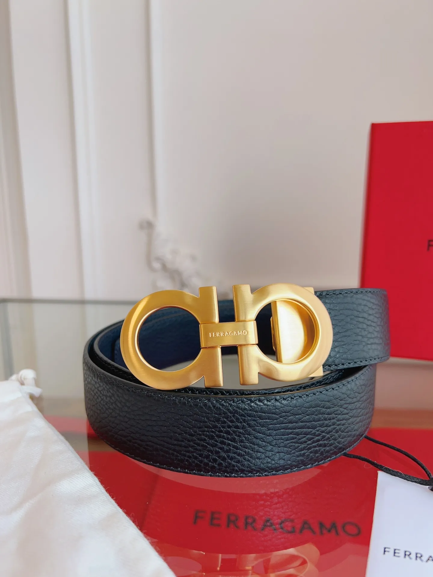 💰440💰Full set of packaging💰 💍Purchase grade Ferragamo 3.5cm original leather. Precision brass hardware upgraded version nfc chip, genuine factory IP plating! Original match