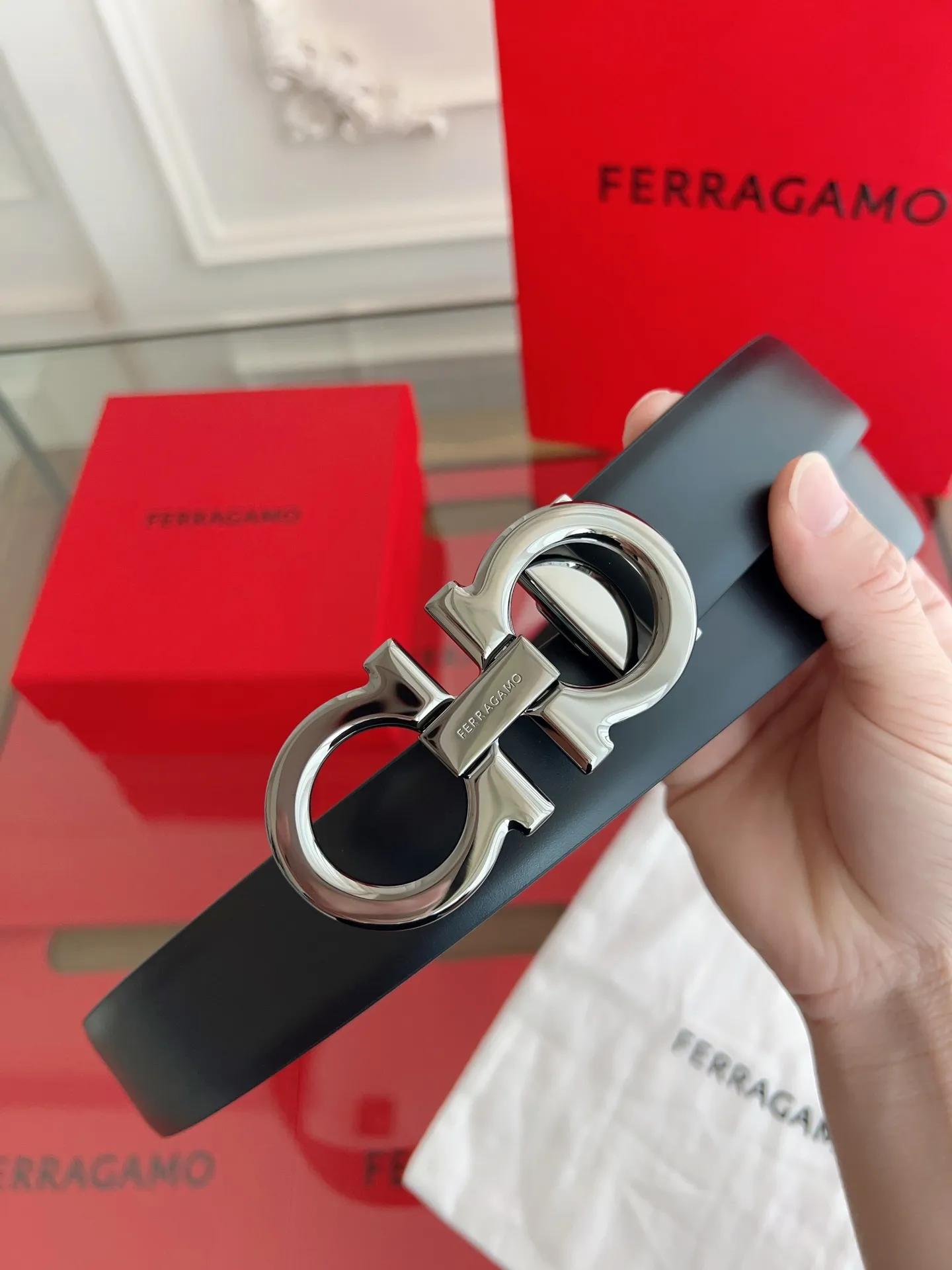 💰440💰Full set of packaging💰 💍Purchase grade Ferragamo 3.5cm original leather. Precision brass hardware upgraded version nfc chip, genuine factory IP plating! Original match
