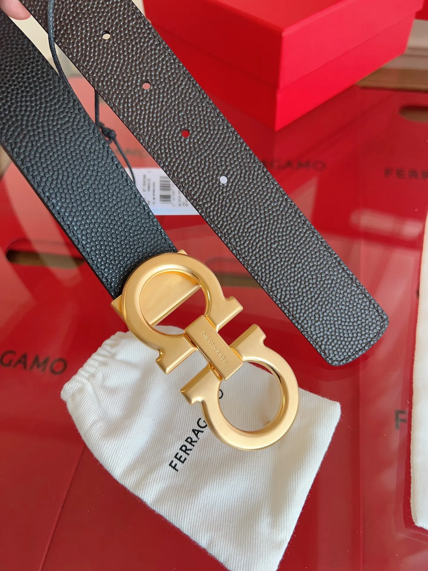 💰440💰Full set of packaging💰 💍Purchase grade Ferragamo 3.5cm original leather. Precision brass hardware upgraded version nfc chip, genuine factory IP plating! Original match