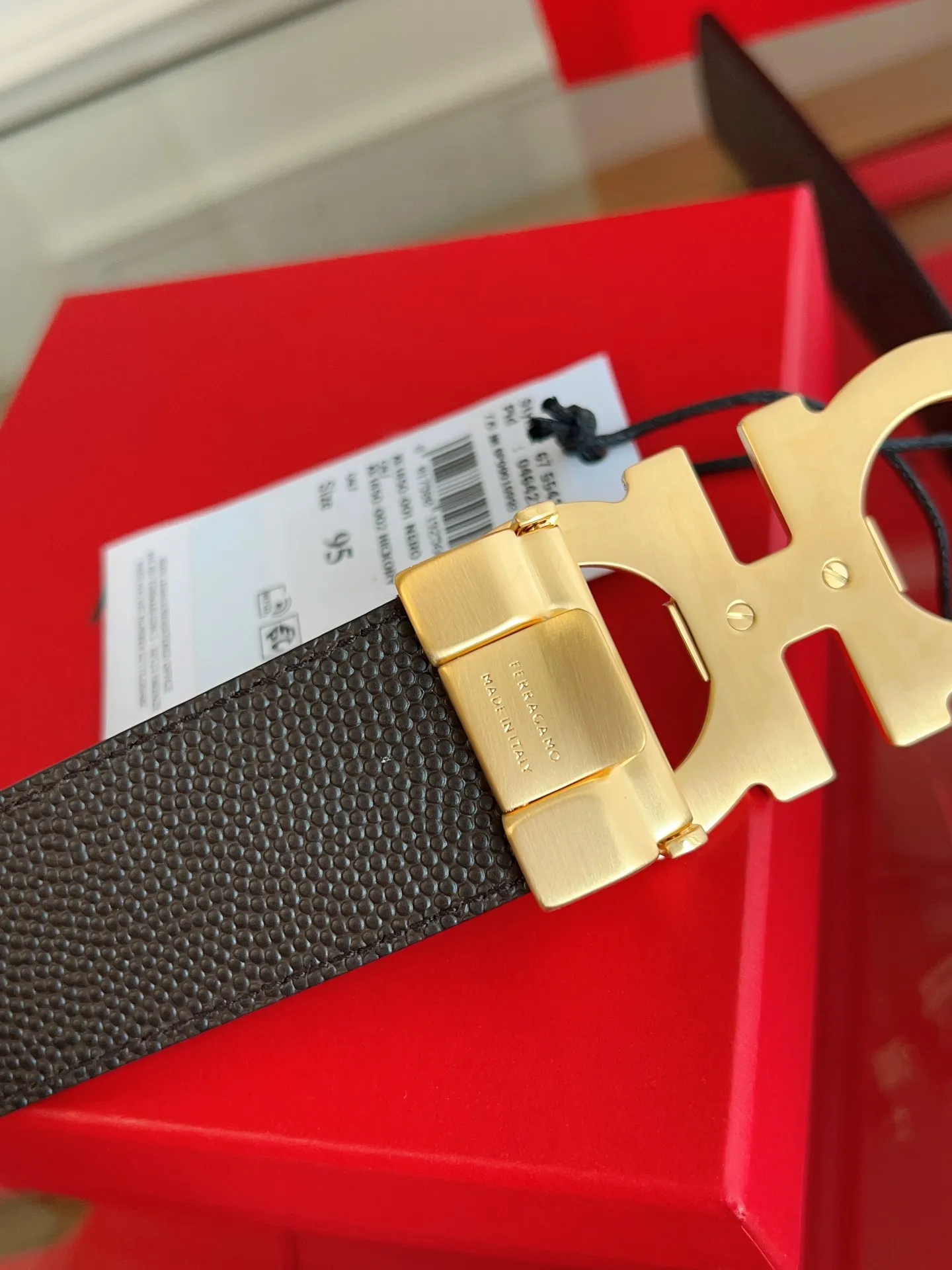 💰440💰Full set of packaging💰 💍Purchase grade Ferragamo 3.5cm original leather. Precision brass hardware upgraded version nfc chip, genuine factory IP plating! Original match