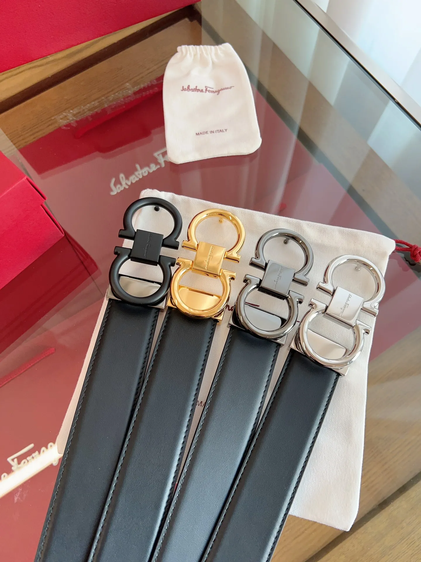 💰440💰Full set of packaging💰 💍Purchase grade Ferragamo 3.5cm original leather. Precision brass hardware upgraded version nfc chip, genuine factory IP plating! Original match