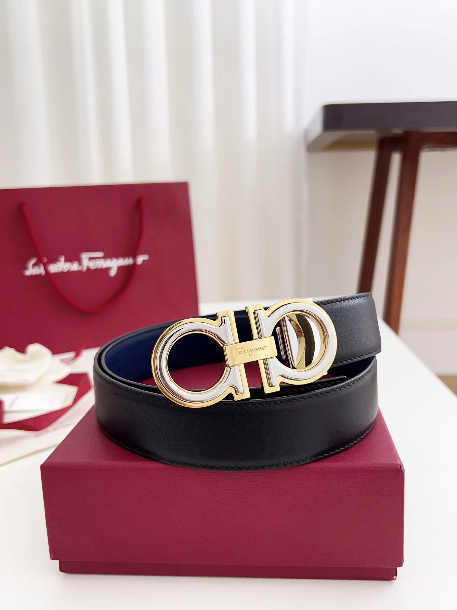 💰460💰Full package💰 💍Purchasing agent Ferragamo⚡️🌹Width 3.5cm, imported first-layer calfskin, double-sided cowhide material, soft and Q-elastic. Dürkopp's diagonal stitching is exquisite and durable. Good quality goods. Button head: pure copper buckle (gold, gun color, silver) Size: 100-125cm Packaging: full set of packaging