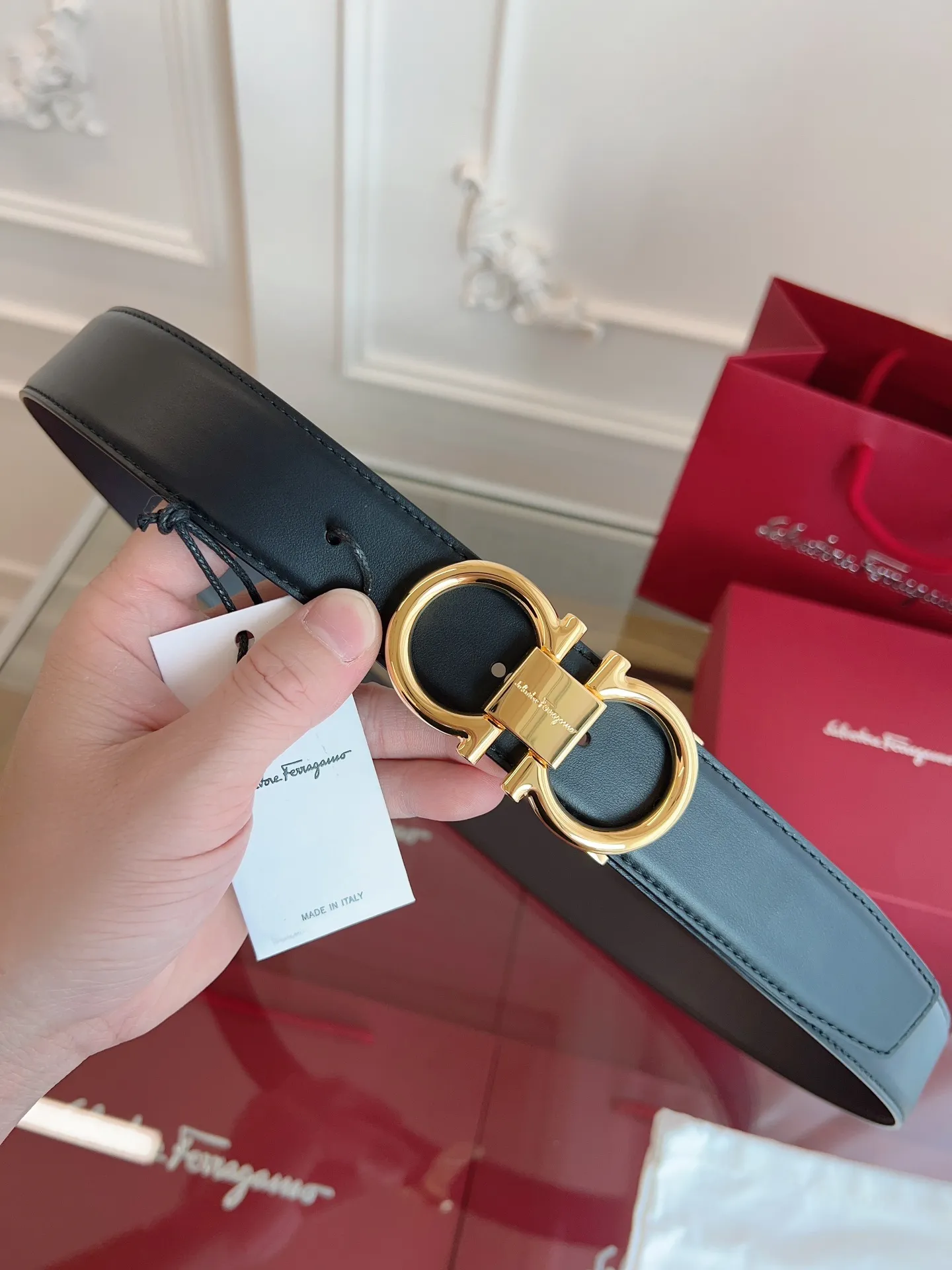 💰440💰Full set of packaging💰 💍Purchase grade Ferragamo 3.5cm original leather. Precision brass hardware upgraded version nfc chip, genuine factory IP plating! Original match
