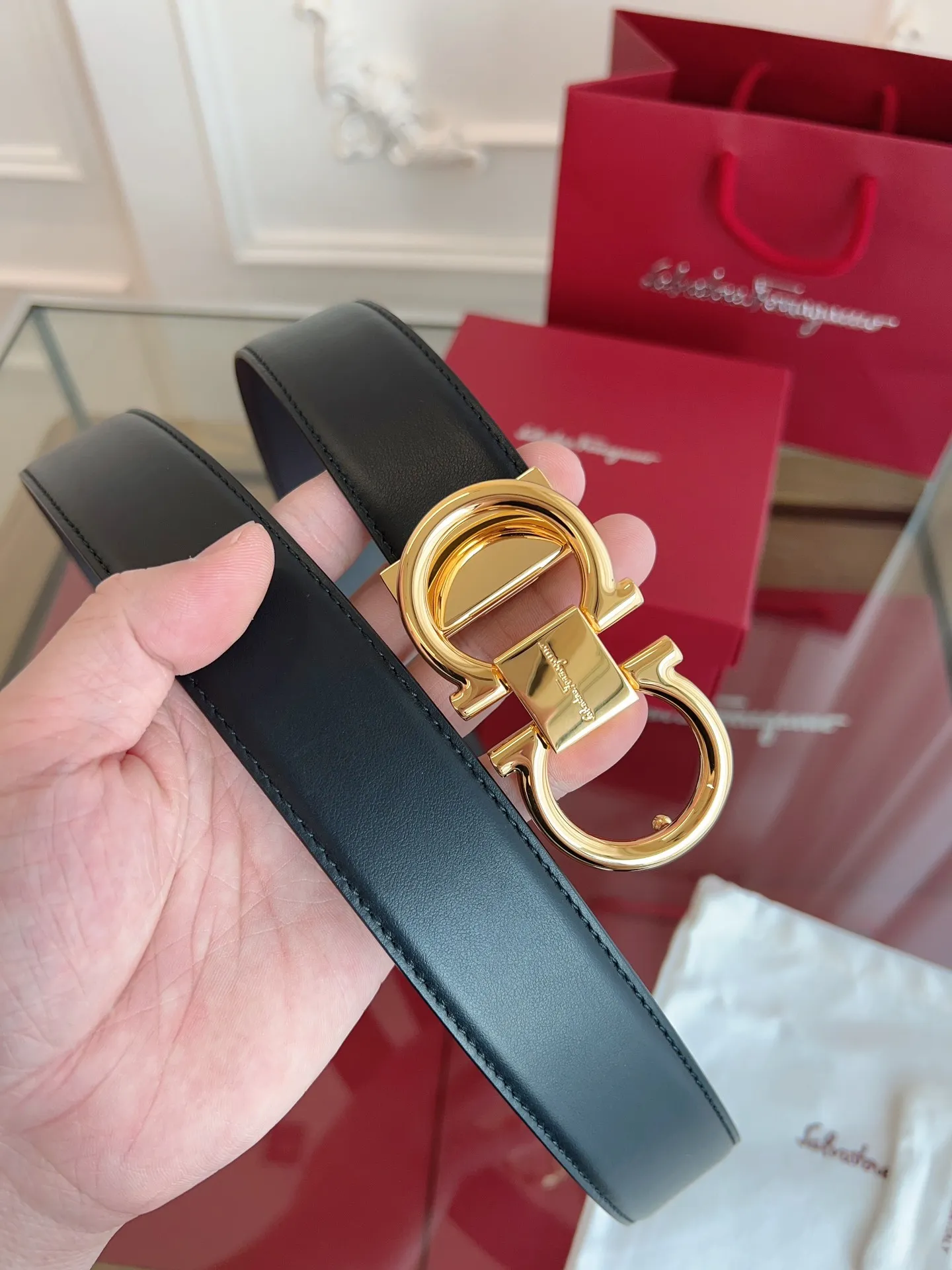 💰440💰Full set of packaging💰 💍Purchase grade Ferragamo 3.5cm original leather. Precision brass hardware upgraded version nfc chip, genuine factory IP plating! Original match