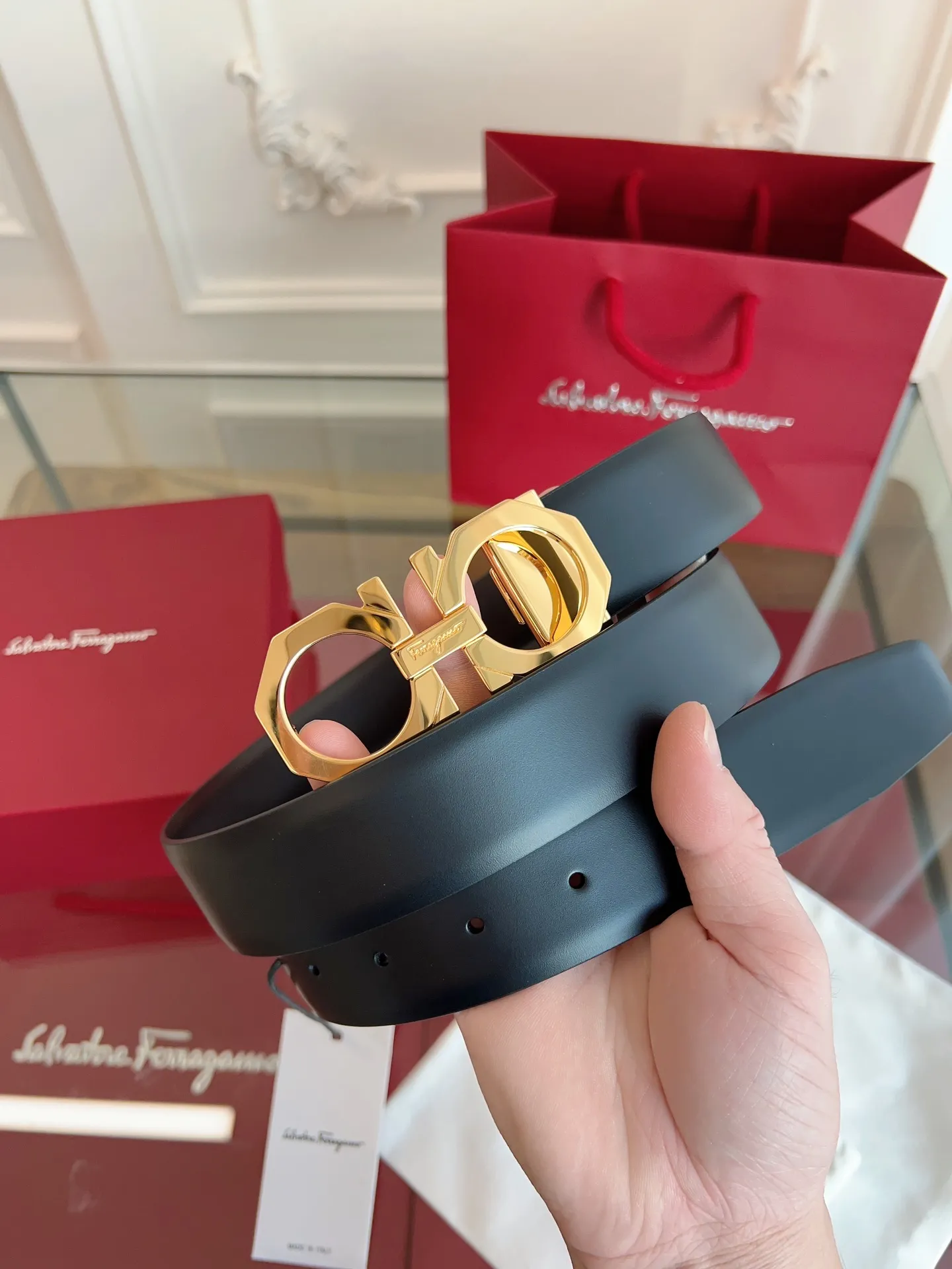 💰440💰Full set of packaging💰 💍Purchase grade Ferragamo 3.5cm original leather. Precision brass hardware upgraded version nfc chip, genuine factory IP plating! Original match