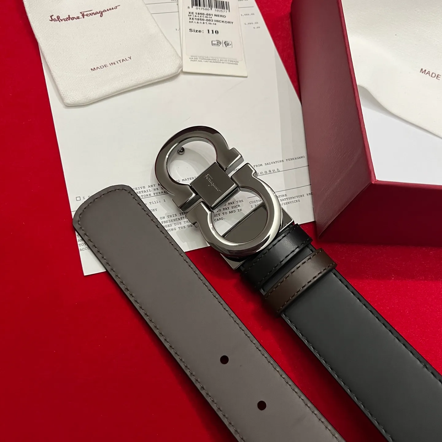 💰440💰Full package💰 💍Purchasing-grade Ferragamo Double-sided Italian imported original black matching☕️New quality palladium-plated buckle Width 3.5cm Double-sided usable The belt is adjustable and can be cut as needed to achieve a slim fit