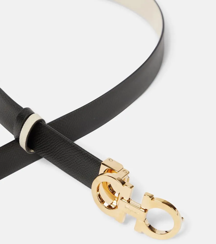 Ferragamo women's 2.5cm reversible belt is reversible and can be used perfectly in any style. The classic style will never go out of style.