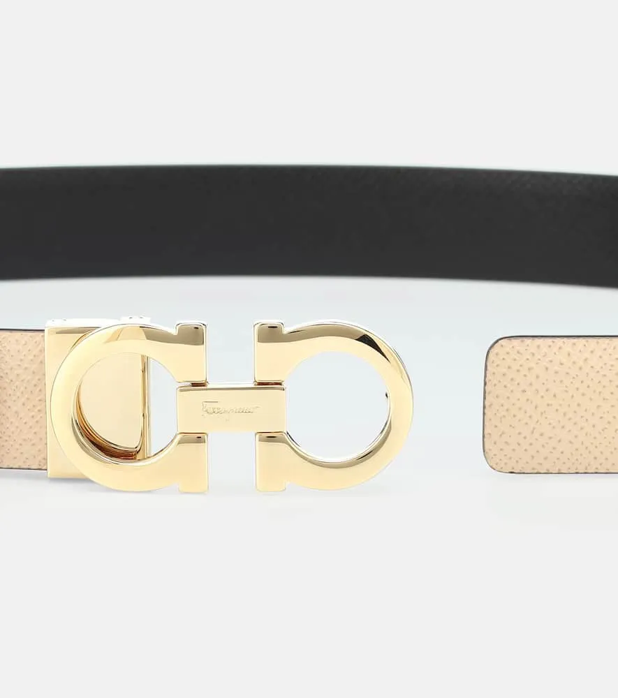 Ferragamo women's 2.5cm reversible belt is reversible and can be used perfectly in any style. The classic style will never go out of style.