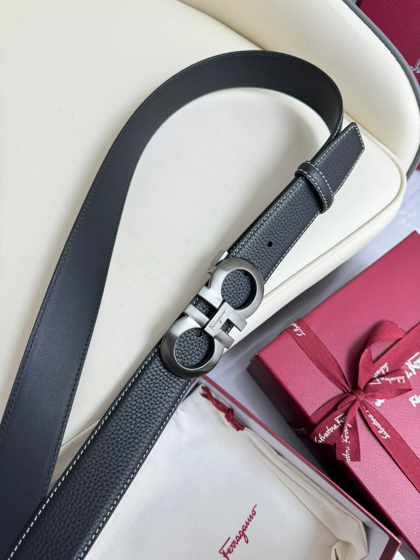 💰440💰Full set of packaging💰 💍Purchase-grade Ferragamo Double-sided original imported first-layer cowhide, double-sided use, vacuum electroplated copper buckle, exquisite workmanship, counter quality! Fashionable, casual and versatile items are on sale! Comes with full counter packaging, width 3.5cm