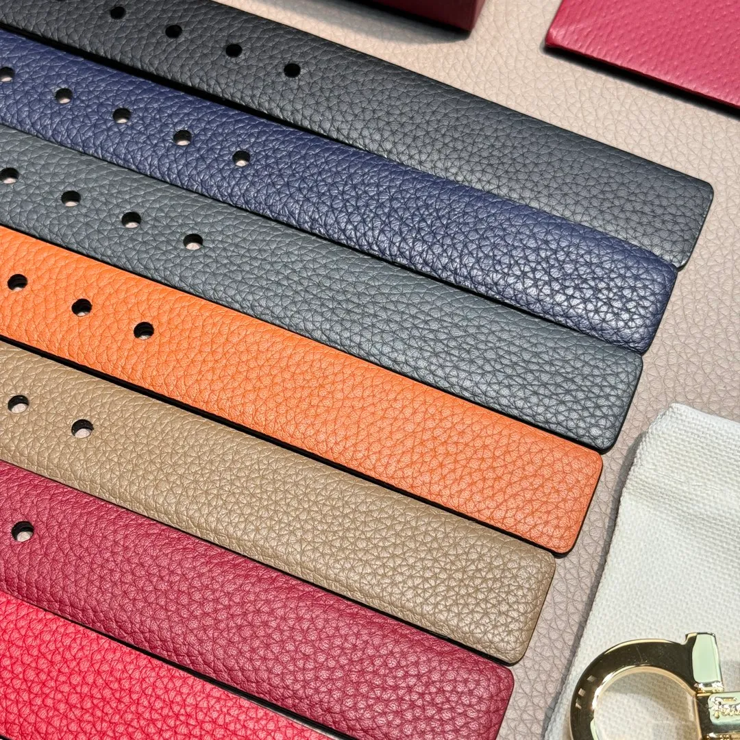 Ferragamo women's 2.5cm reversible belt is reversible and can be used perfectly in any style. The classic style will never go out of style.