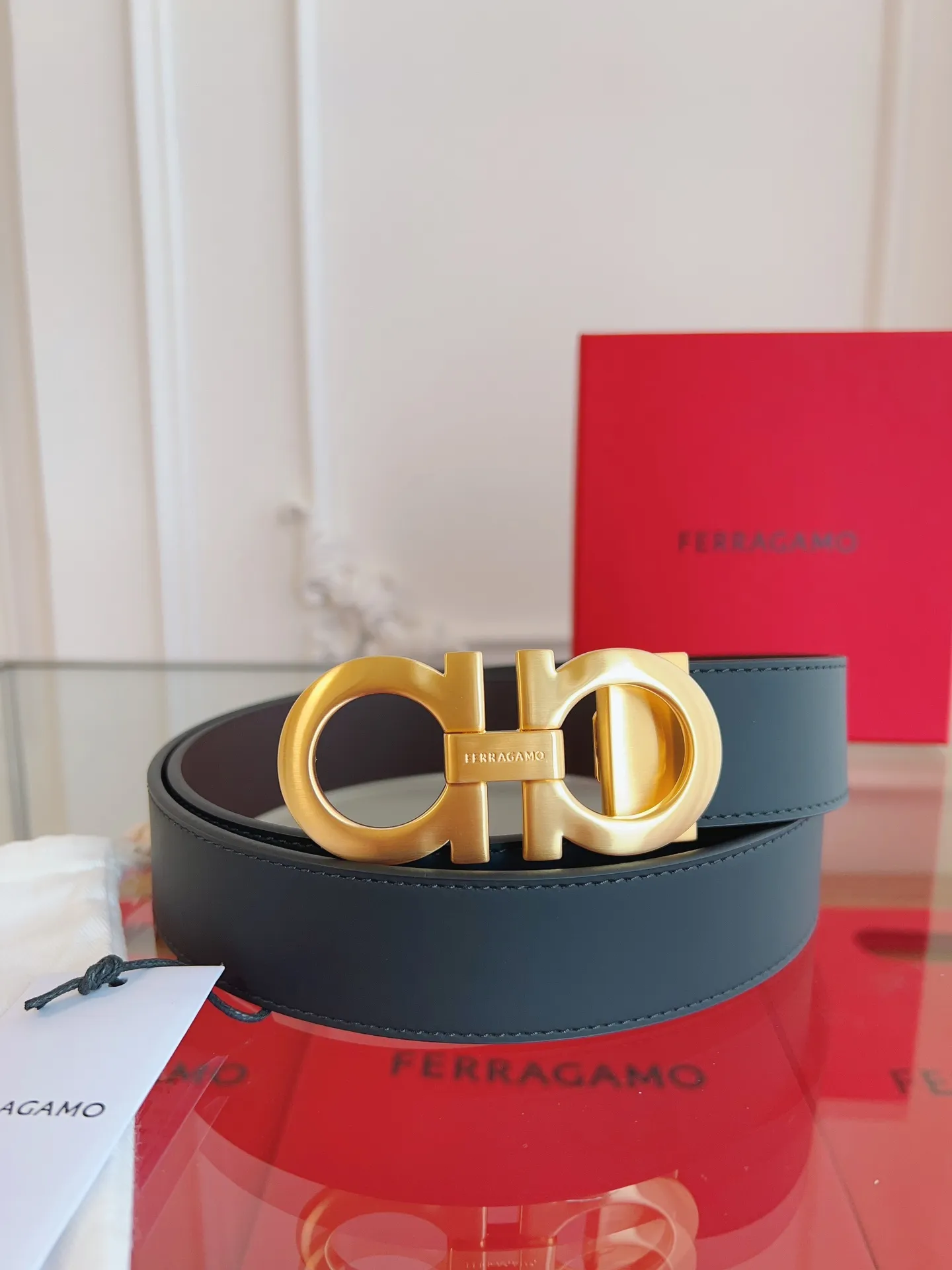 💰440💰Full set of packaging💰 💍Purchase grade Ferragamo 3.5cm original leather. Precision brass hardware upgraded version nfc chip, genuine factory IP plating! Original match