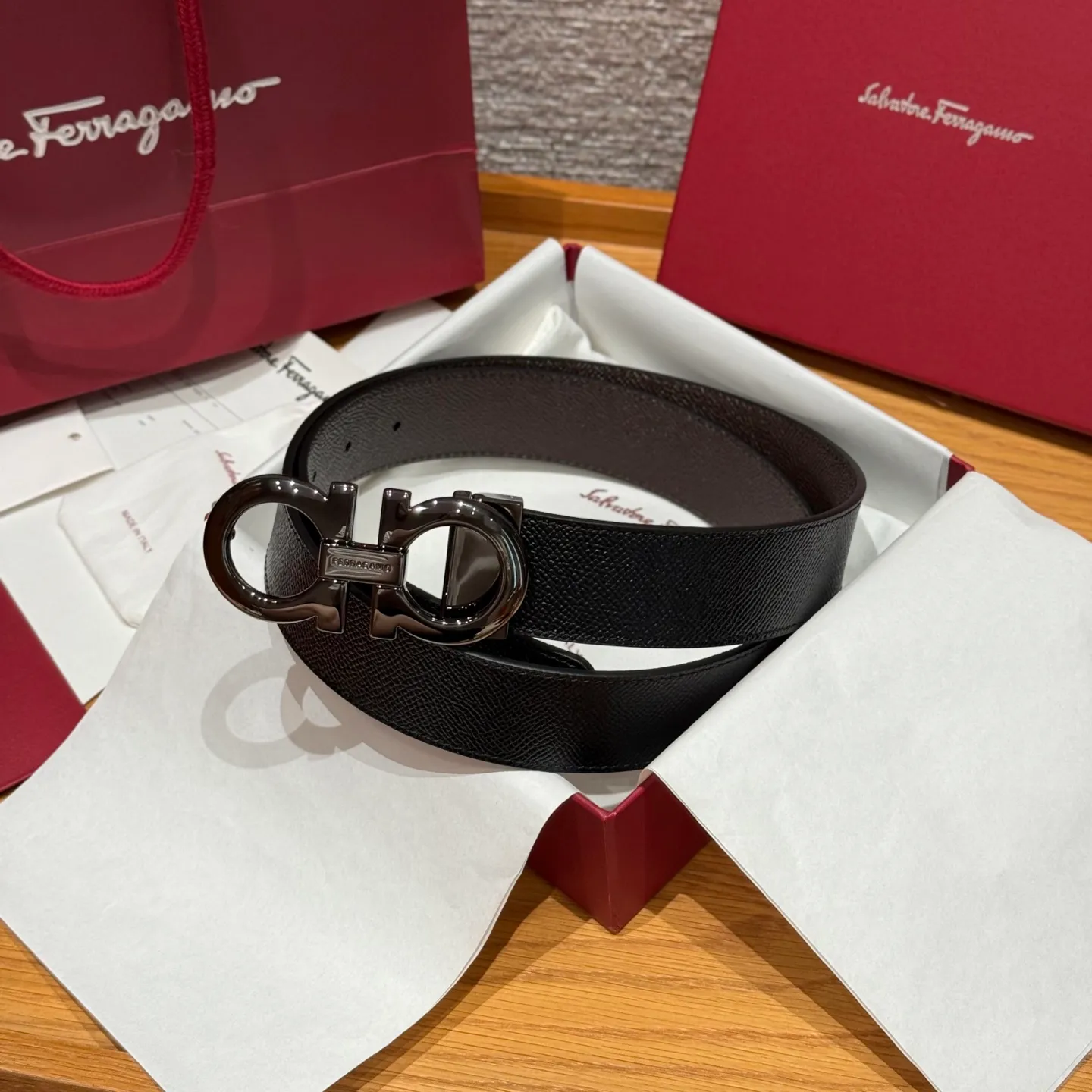 💰440💰Complete package💰 💍Purchase-grade Ferragamo⚡️🌹Double-sided Italian imported original black matching☕️New high-quality palladium-plated buckle Width 35mm Double-sided usable The belt is adjustable and can be cut as needed to achieve a slimming effect