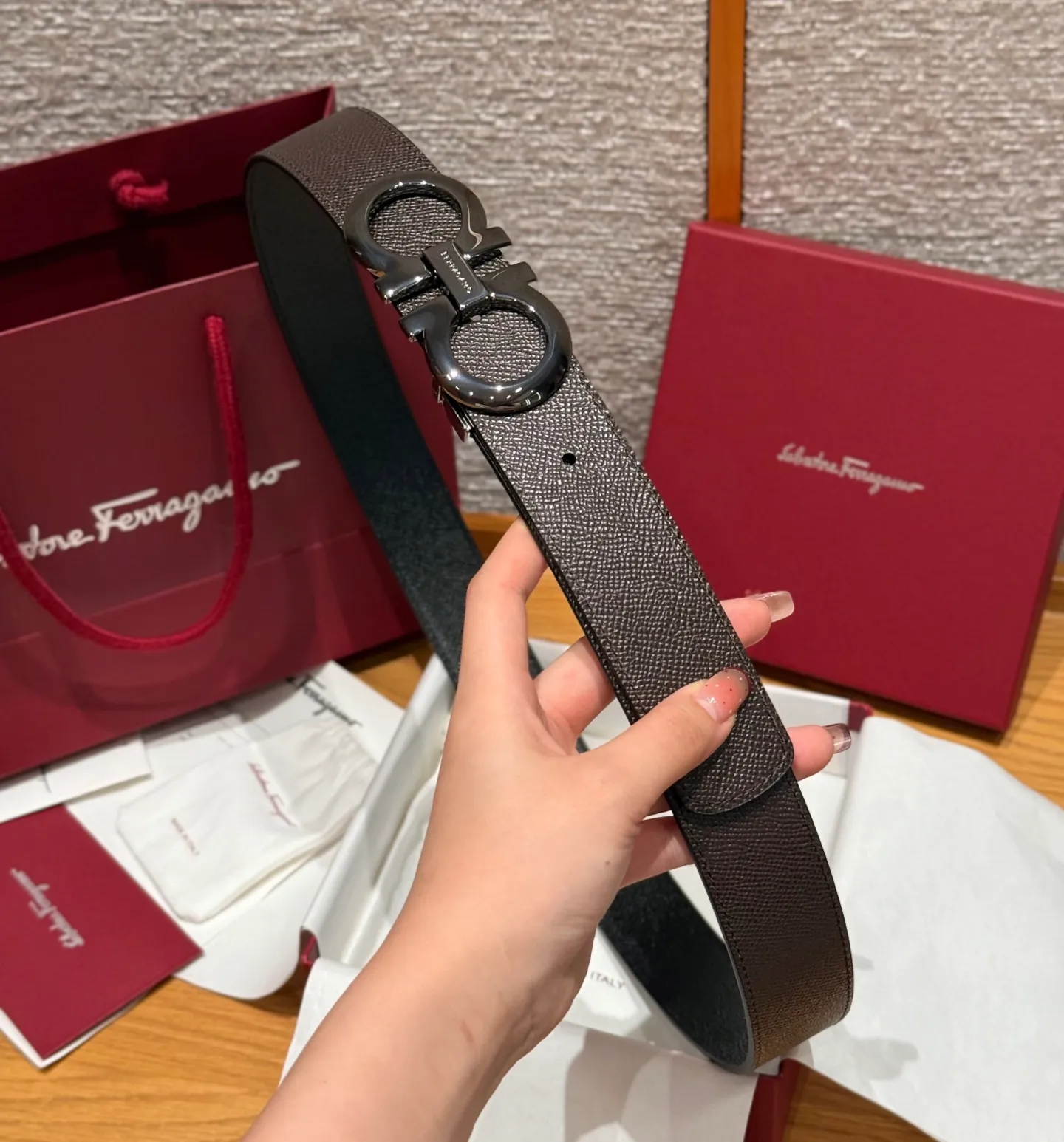 💰440💰Complete package💰 💍Purchase-grade Ferragamo⚡️🌹Double-sided Italian imported original black matching☕️New high-quality palladium-plated buckle Width 35mm Double-sided usable The belt is adjustable and can be cut as needed to achieve a slimming effect