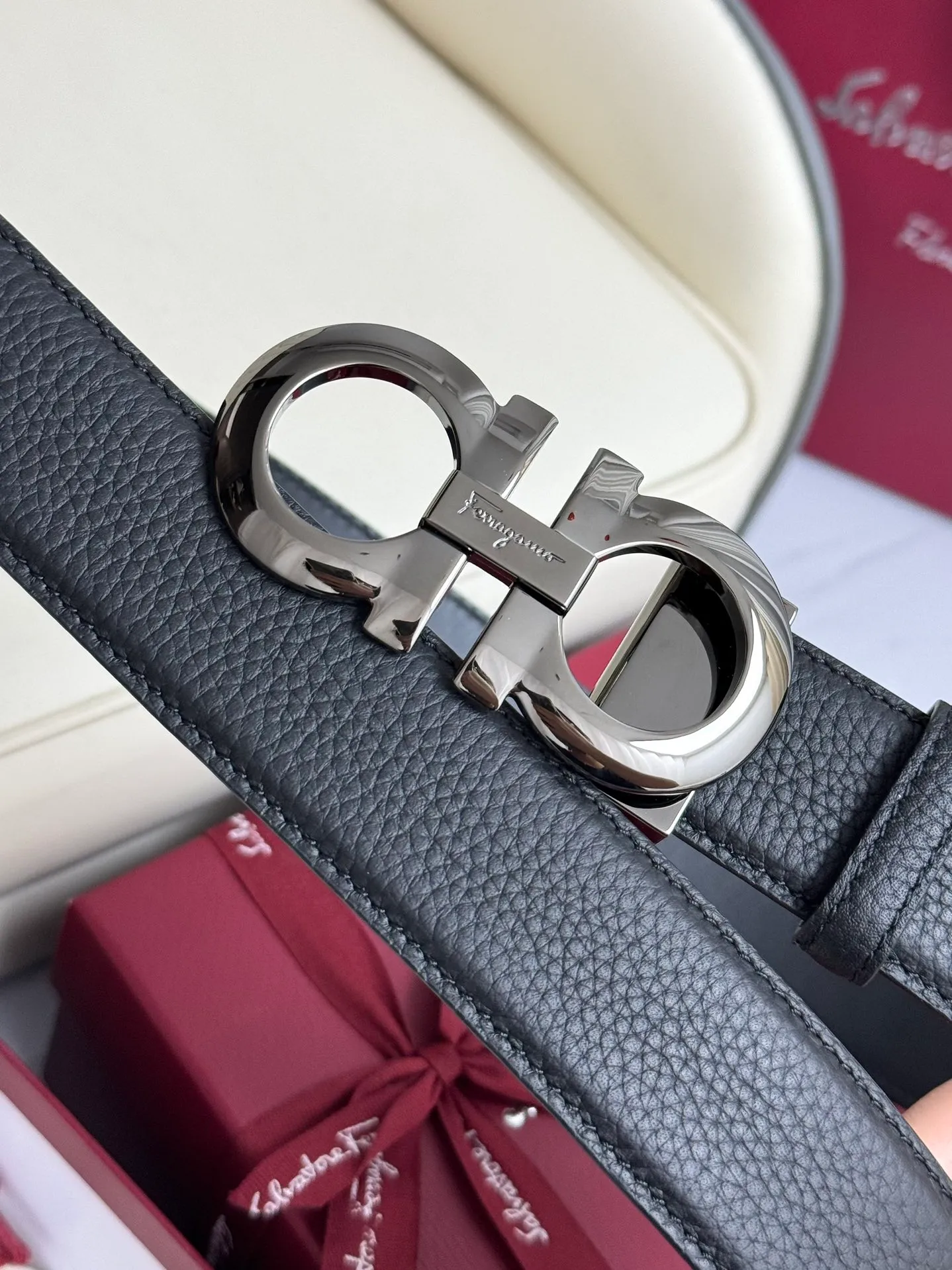 💰440💰Full set of packaging💰 💍Purchase-grade Ferragamo Double-sided original imported first-layer cowhide, double-sided use, vacuum electroplated copper buckle, exquisite workmanship, counter quality! Fashionable, casual and versatile items are on sale! Comes with full counter packaging, width 3.5cm