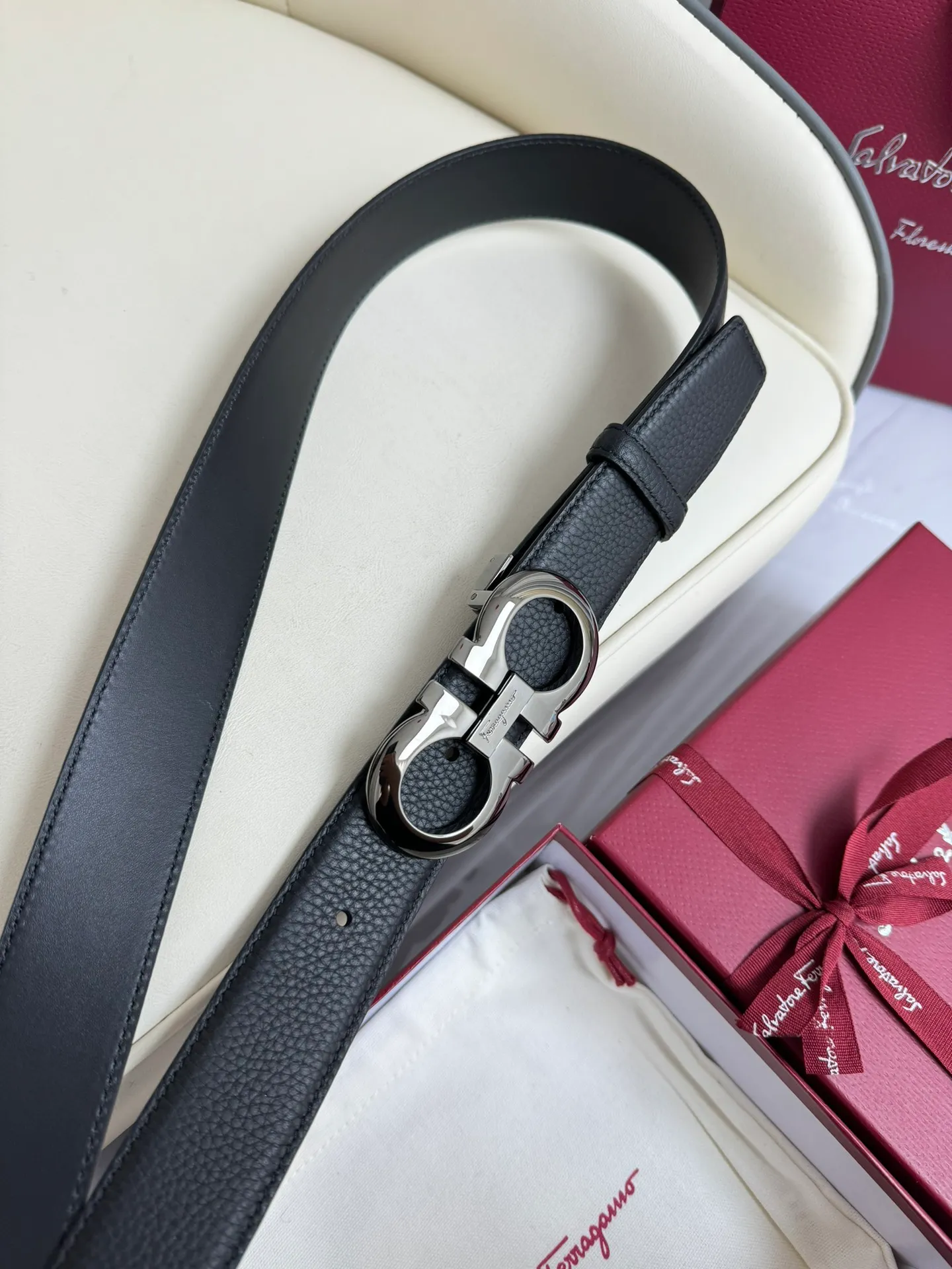 💰440💰Full set of packaging💰 💍Purchase-grade Ferragamo Double-sided original imported first-layer cowhide, double-sided use, vacuum electroplated copper buckle, exquisite workmanship, counter quality! Fashionable, casual and versatile items are on sale! Comes with full counter packaging, width 3.5cm