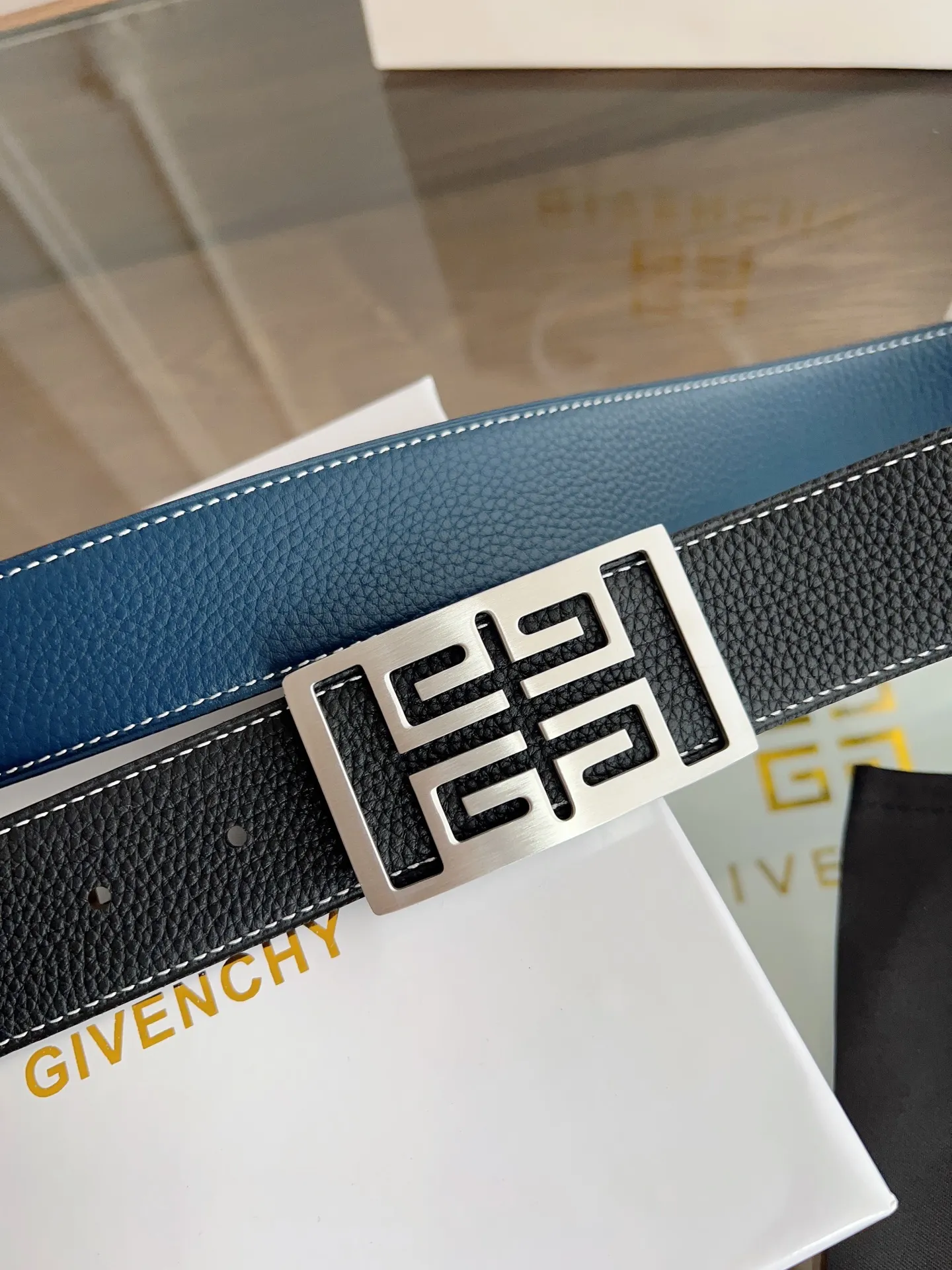 💰480💰Full package💰 💍Purchase level Givenchy⚡️🌹Width 3.8cm Double-sided top layer togo pebbled pattern Soft leather⚡️🌹Double-sided available, fine workmanship, good quality⚡️🌹Stainless steel buckle (gold silver) code size 100-125cm
