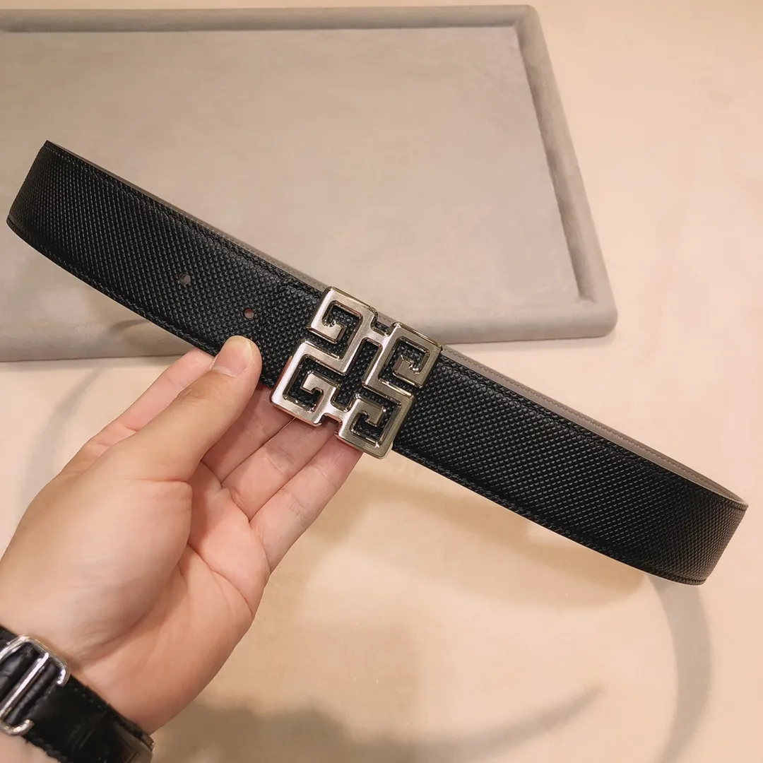 💰480💰Full package💰 💍Purchase level Givenchy·GIVENCHY⚡️Rare men's belt👊New checkered Western Tang grass style with first-layer cowhide⚡️Double-sided📰Can be applied to most occasions for men👍Low-key appearance design, more suitable for sale on major e-commerce platforms⚡️Size 4.0CM