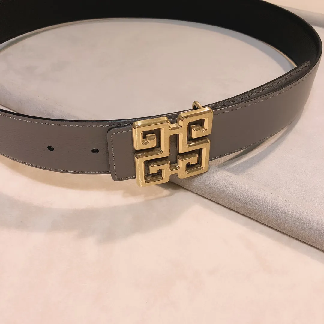 💰480💰Full package💰 💍Purchase level Givenchy·GIVENCHY⚡️Rare men's belt👊New checkered Western Tang grass style with first-layer cowhide⚡️Double-sided📰Can be applied to most occasions for men👍Low-key appearance design, more suitable for sale on major e-commerce platforms⚡️Size 4.0CM