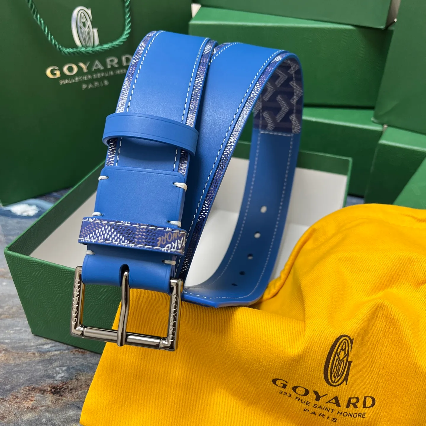 💰520💰Full package💰 💍Purchase level Goya belt is low-key luxury 🎈Width 4.0 Made of imported first-layer cowhide and dogtooth coated canvas The leather is soft and durable Handmade Pay attention to details Fine stitching Smooth edges Classic design Versatility Suitable for various occasions