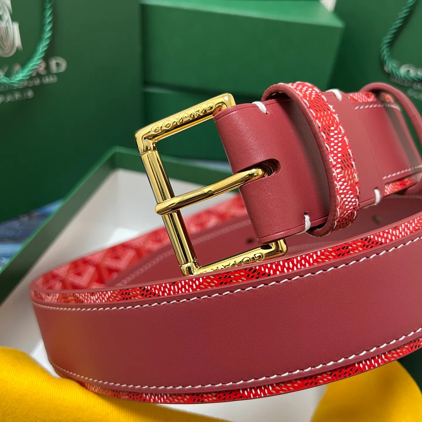 💰520💰Full package💰 💍Purchase level Goya belt is low-key luxury 🎈Width 4.0 Made of imported first-layer cowhide and dogtooth coated canvas The leather is soft and durable Handmade Pay attention to details Fine stitching Smooth edges Classic design Versatility Suitable for various occasions