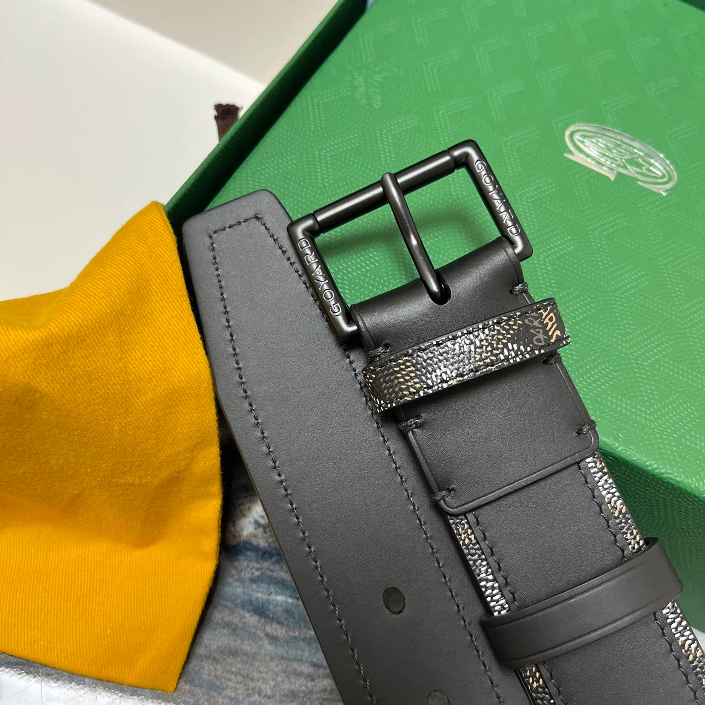 💰520💰Full package💰 💍Purchase level Goya belt is low-key luxury 🎈Width 4.0 Made of imported first-layer cowhide and dogtooth coated canvas The leather is soft and durable Handmade Pay attention to details Fine stitching Smooth edges Classic design Versatility Suitable for various occasions