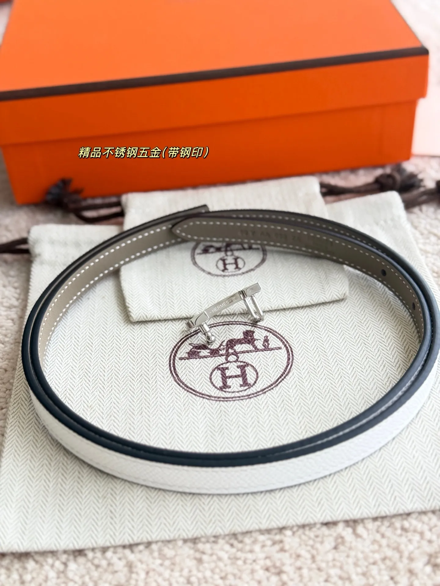 💰420💰Full package💰 💍Purchase level Hermès boutique Mini Constance Premium stainless steel hardware with steel stamp and imported Epsom leather Width 13MM Hermes women's belt is highly praised for its exquisite craftsmanship, high-quality materials and classic design. It is the top choice for women's belts. It is simple and elegant. The product has a delicate feel. It is not only a practical accessory, but also adds highlights to the overall look.