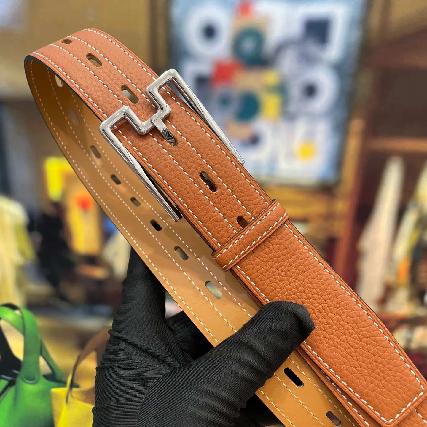 💰520💰Full set of packaging💰 💍Purchase level Hermes⚡️🌹The cabinet sister recommends sharing H Width 35mm Premium double-sided original leather with boutique buckle, boutique high quality⚡️🌹Seiko production, detailed pictures, gold medal sales cabinet sister real-life shooting, high-end luxury