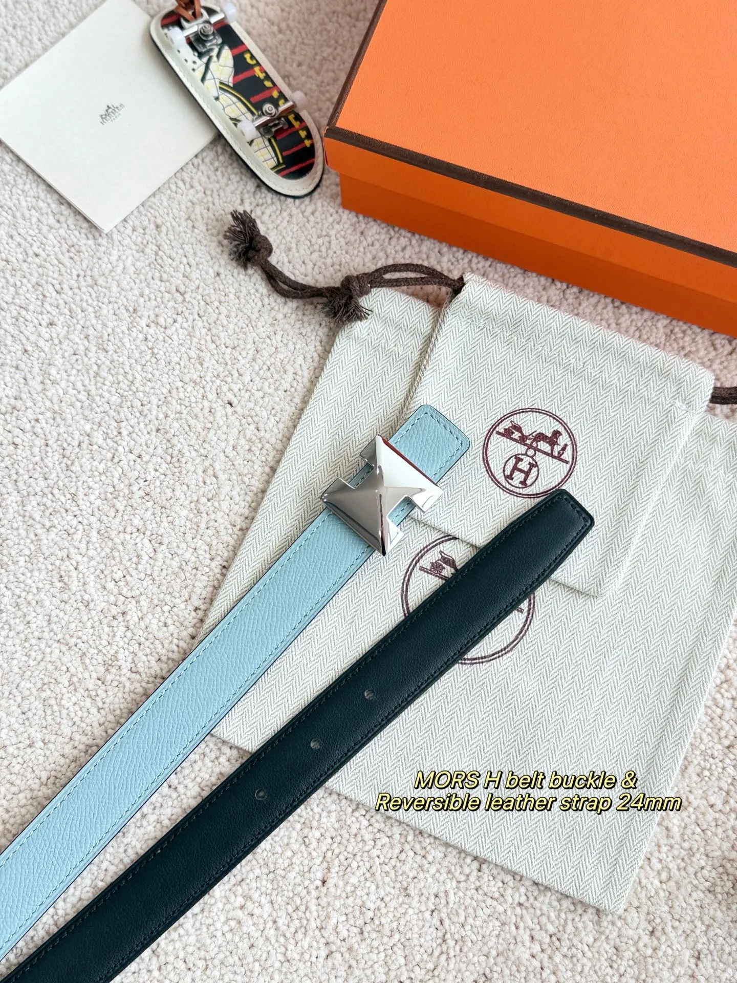 💰440💰Full set of packaging💰 💍Purchase level Hermès Width 2.5cm⚡️🌹Line blue MORS H Fine hardware with imported epsom leather Hermes women's belt is highly praised for its exquisite craftsmanship, high-quality materials and classic design. It is the top choice for women's belts. It is simple and elegant. The product has a delicate feel. It is not only a practical accessory, but also adds highlights to the overall look.