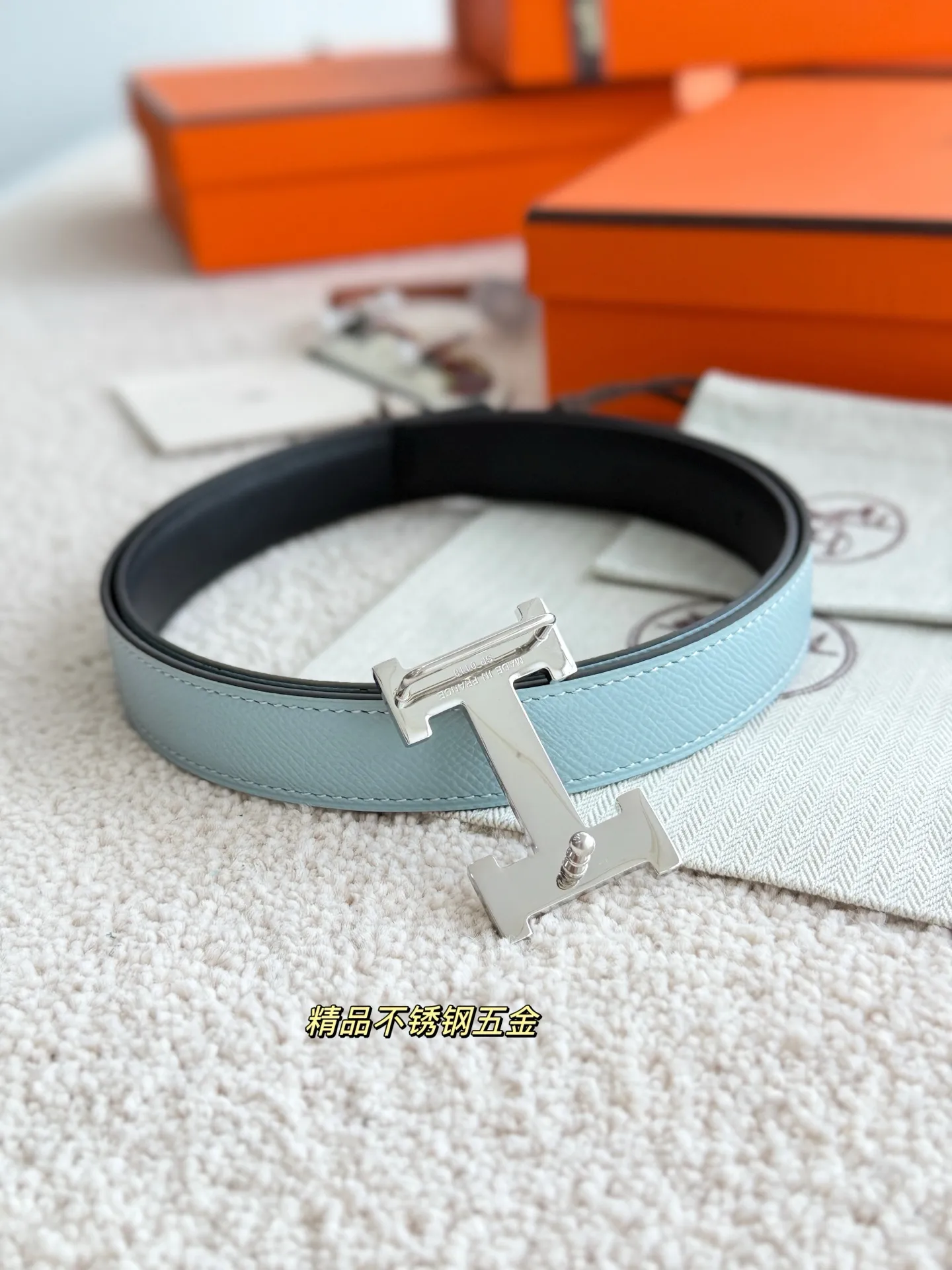 💰440💰Full package💰 💍Purchase level Hermès⚡️🌹Linen blue Mini Constance boutique hardware with imported epsom leather Width 24MM Hermes women's belt is highly praised for its exquisite craftsmanship, high-quality materials and classic design. It is the top choice for women's belts. It is simple and elegant. The product has a delicate feel. It is not only a practical accessory, but also adds highlights to the overall look.