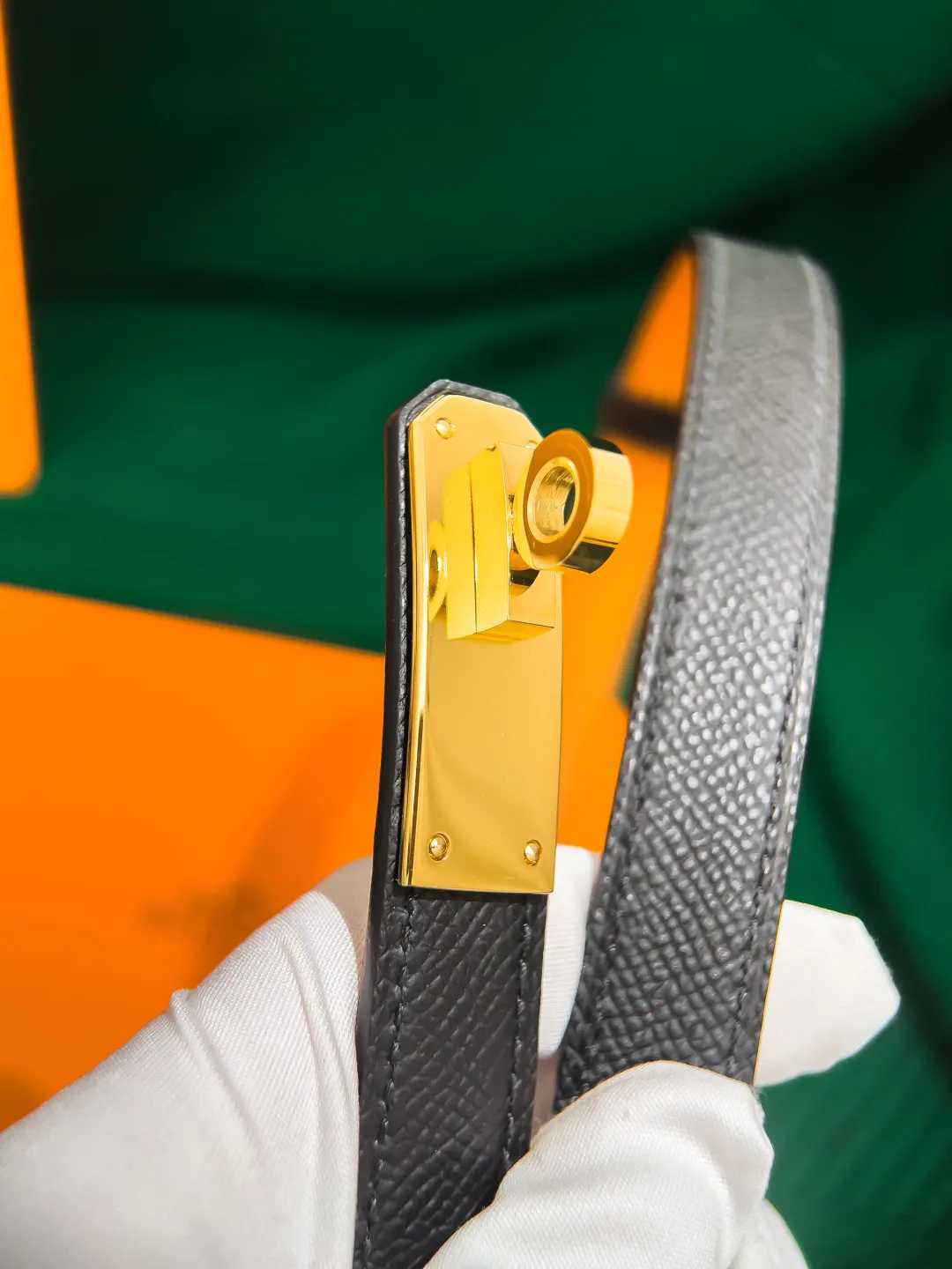 💰498💰Full package💰 💍Purchase level Hermès ⚡️🌹Kelly classic women's belt Width 1.8cm Classic elastic belt (one size fits all) Top layer EP palm print calfskin with golden brown calfskin bottom, semi-hand-sewn. Stainless steel buckle (gold silver)