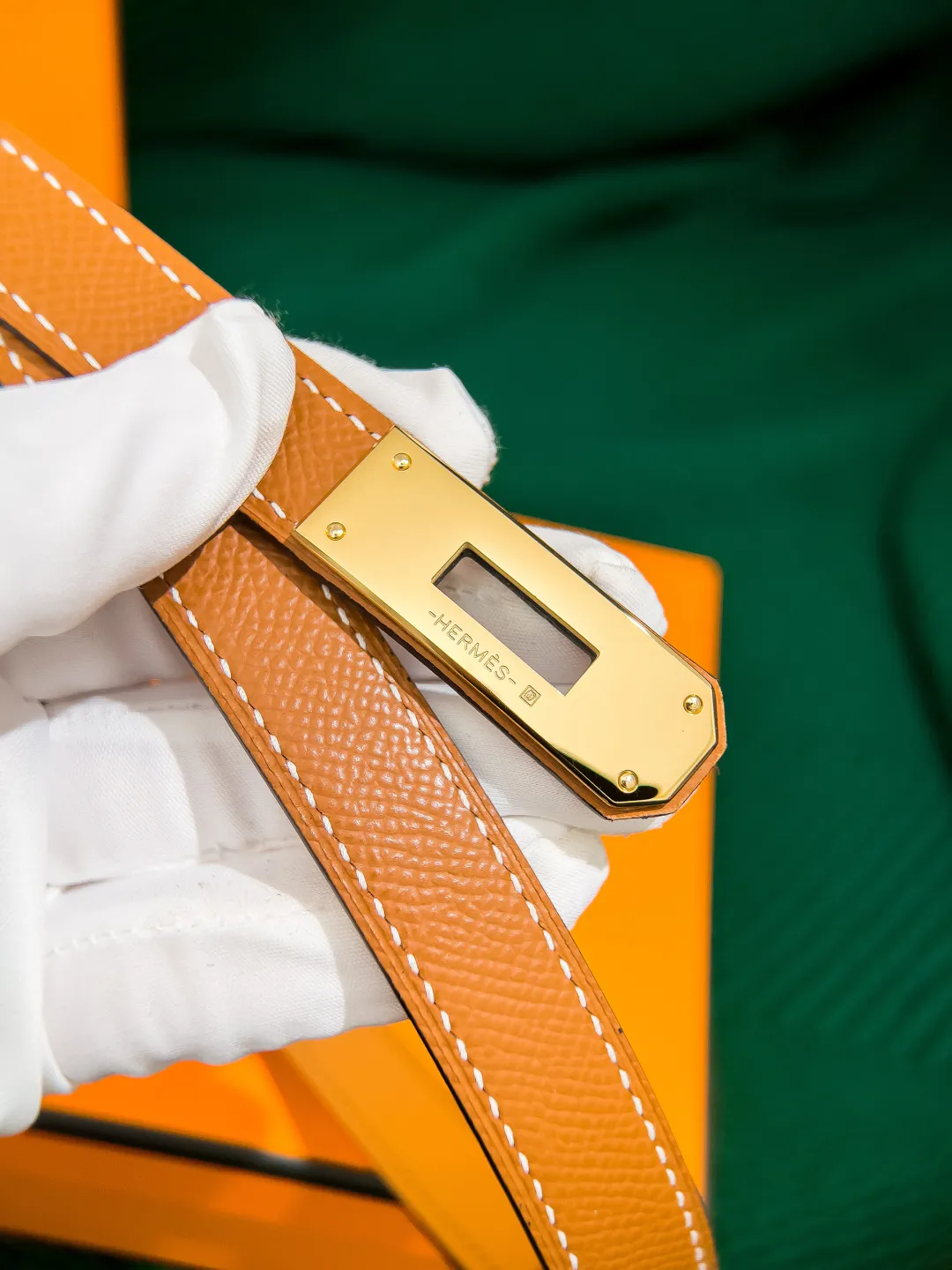 💰498💰Full package💰 💍Purchase level Hermès ⚡️🌹Kelly classic women's belt Width 1.8cm Classic elastic belt (one size fits all) Top layer EP palm print calfskin with golden brown calfskin bottom, semi-hand-sewn. Stainless steel buckle (gold silver)