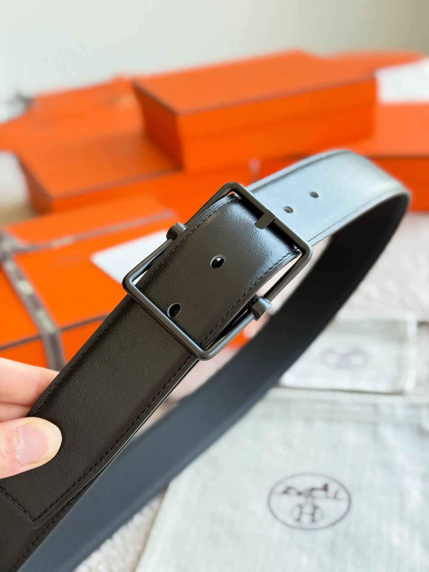💰520💰Full set of packaging💰 💍Purchasing agent level Hermes⚡️🌹The counter sister recommends sharing Black Samurai belt, width 38mm, high-quality double-sided original leather with fine pin buckle, high-quality high-quality⚡️🌹Seiko production, detailed pictures, gold medal sales counter sister real-life shooting, high-end luxury