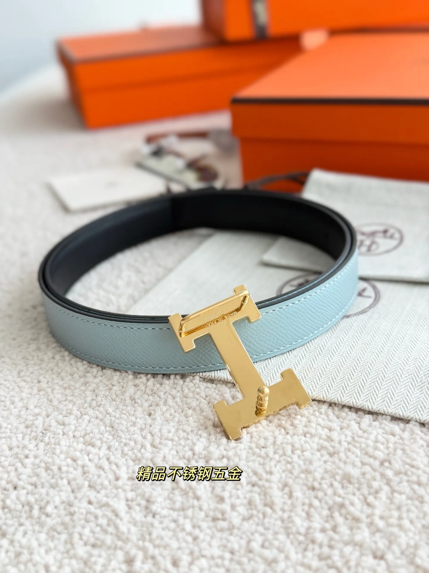 💰440💰Full package💰 💍Purchase level Hermès⚡️🌹Linen blue Mini Constance boutique hardware with imported epsom leather Width 24MM Hermes women's belt is highly praised for its exquisite craftsmanship, high-quality materials and classic design. It is the top choice for women's belts. It is simple and elegant. The product has a delicate feel. It is not only a practical accessory, but also adds highlights to the overall look.