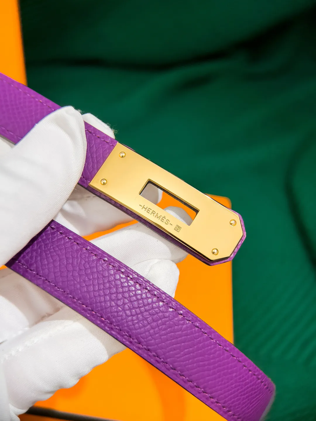 💰498💰Full package💰 💍Purchase level Hermès ⚡️🌹Kelly classic women's belt Width 1.8cm Classic elastic belt (one size fits all) Top layer EP palm print calfskin with golden brown calfskin bottom, semi-hand-sewn. Stainless steel buckle (gold silver)