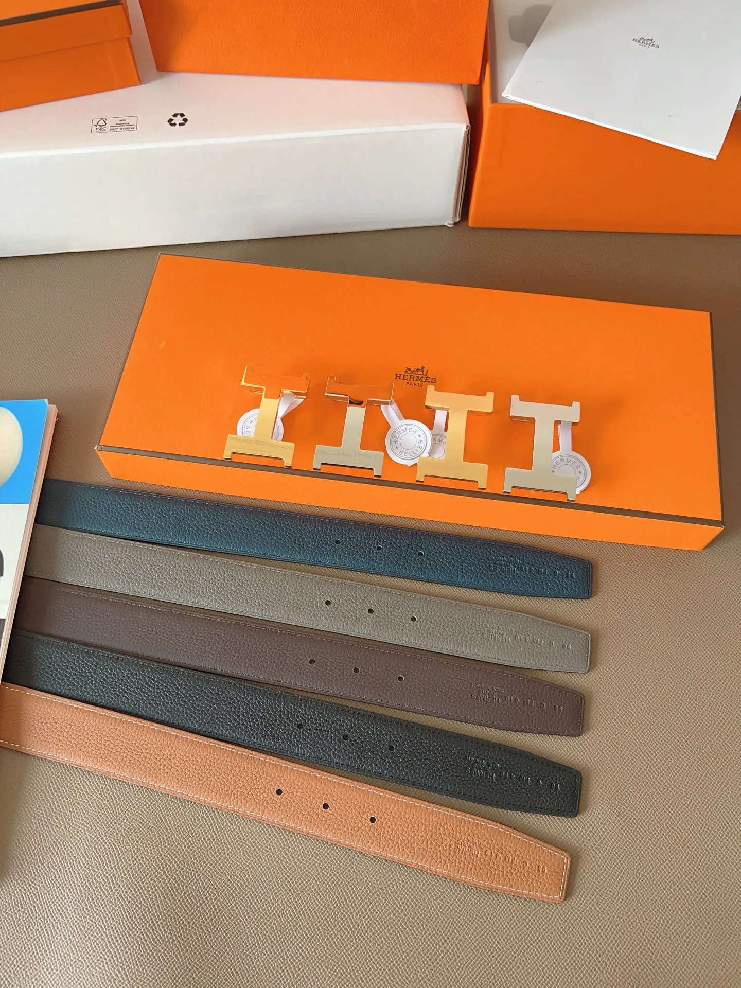 💰480💰Full set of packaging💰💍Purchase level Hermes "HERMES" new craftsmanship, original wiring 3.2cm, colors are black, earthy yellow, tin gray, coffee color, Prussian basket double-sided belt🇫🇷French original togo leather/A-grade steel buckle The quality is beyond doubt, there is no better, only the best,