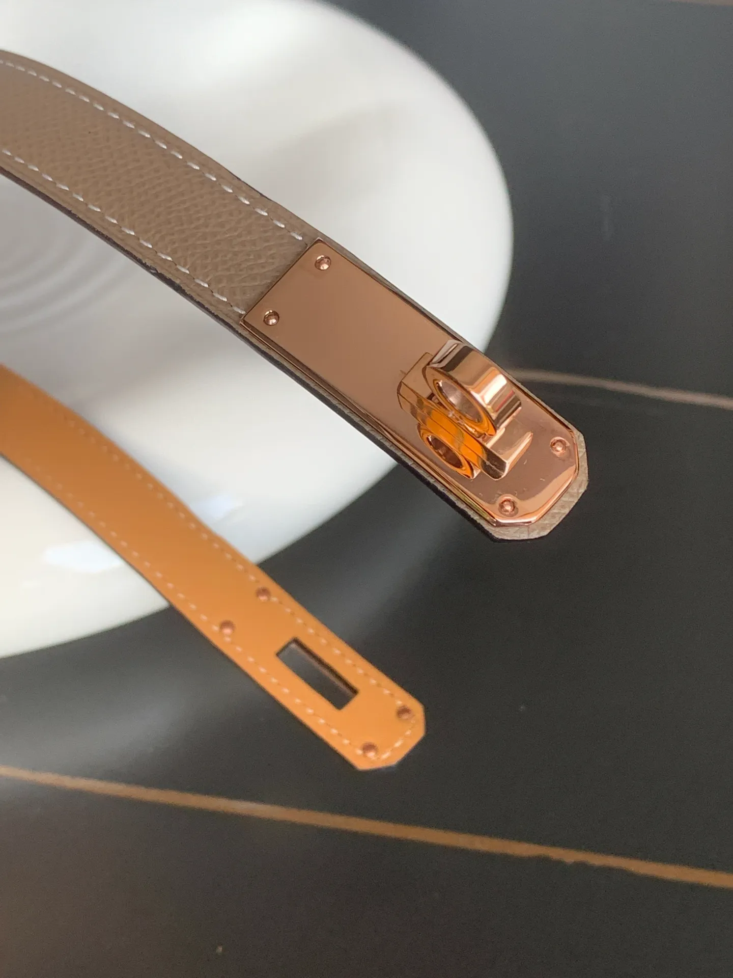 💰498💰Full package💰 💍Purchasing-grade Hermes⚡️🌹Kelly EPSOM imported calfskin⚡️🌹Width 1.8Cm! Discount gold, silver and rose gold in 3⃣️ colors! Adjustable length, one size fits all! summer boutique