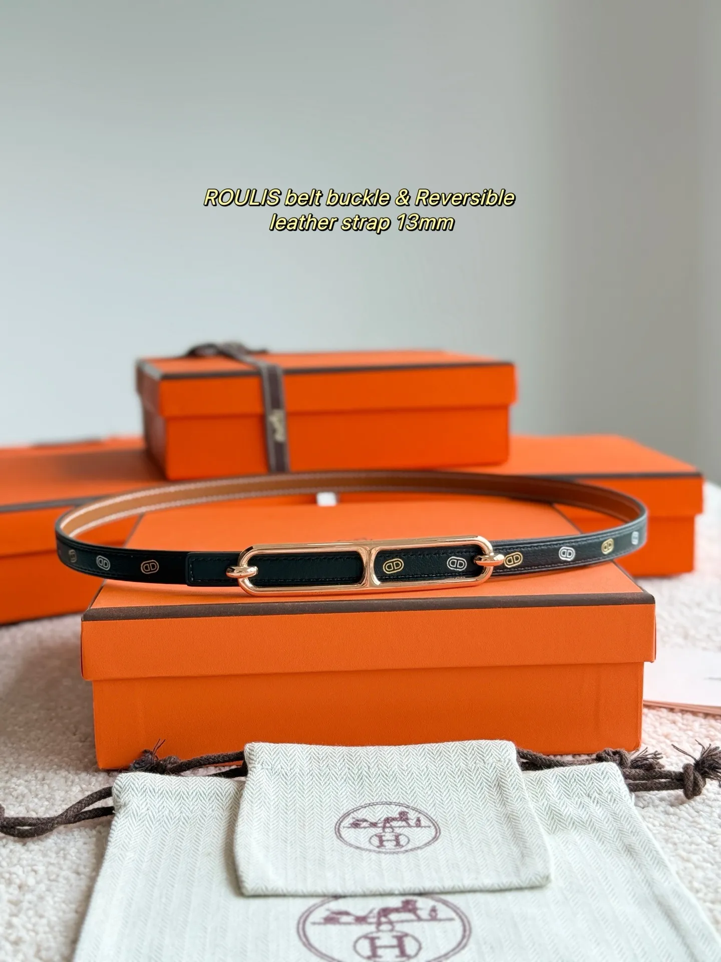 💰480💰Full set of packaging💰 💍Purchase level Hermès ❤️New style❤️ GAMMA boutique hardware with imported Epsom leather Width 13MM Hermes women's belt is highly praised for its exquisite craftsmanship, high-quality materials and classic design. It is the top choice for women's belts. It is simple and elegant. The product has a delicate feel. It is not only a practical accessory, but also adds highlights to the overall look.