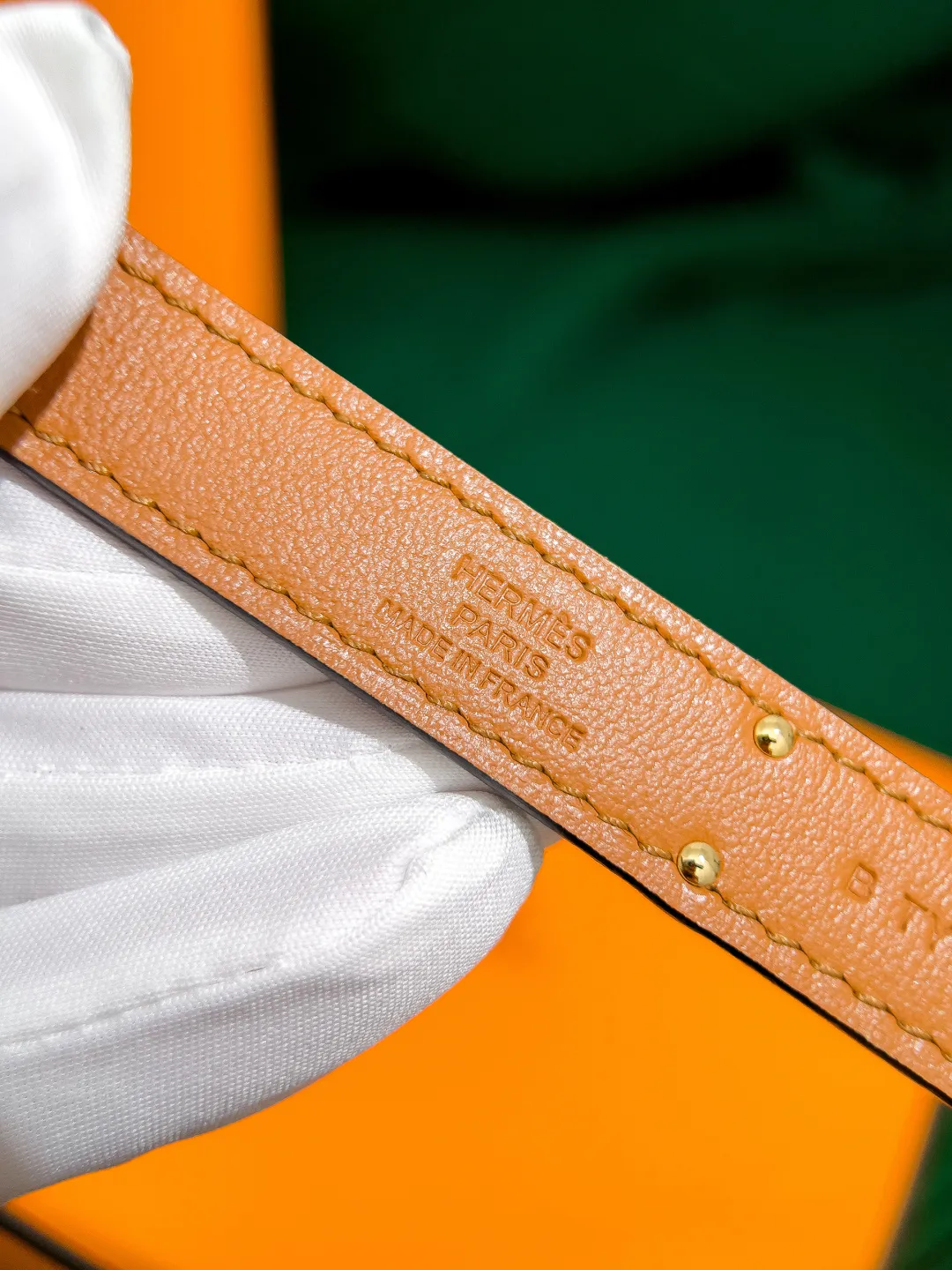 💰498💰Full package💰 💍Purchase level Hermès ⚡️🌹Kelly classic women's belt Width 1.8cm Classic elastic belt (one size fits all) Top layer EP palm print calfskin with golden brown calfskin bottom, semi-hand-sewn. Stainless steel buckle (gold silver)