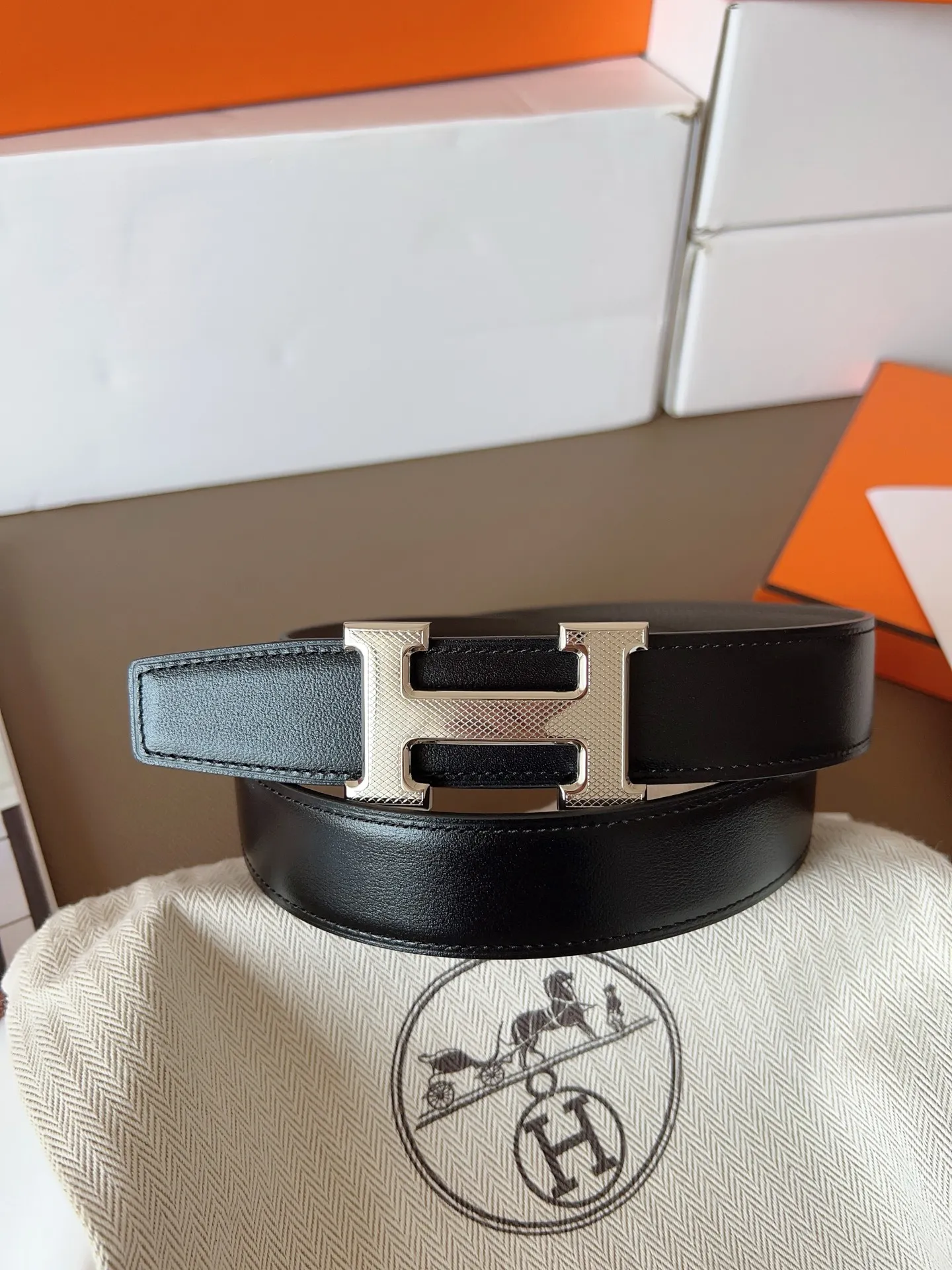 💰480💰Full set of packaging💰💍Purchase level Hermes "HERMES" new craftsmanship, original wiring 3.2cm, colors are black, earthy yellow, tin gray, coffee color, Prussian basket double-sided belt🇫🇷French original togo leather/A-grade steel buckle The quality is beyond doubt, there is no better, only the best,