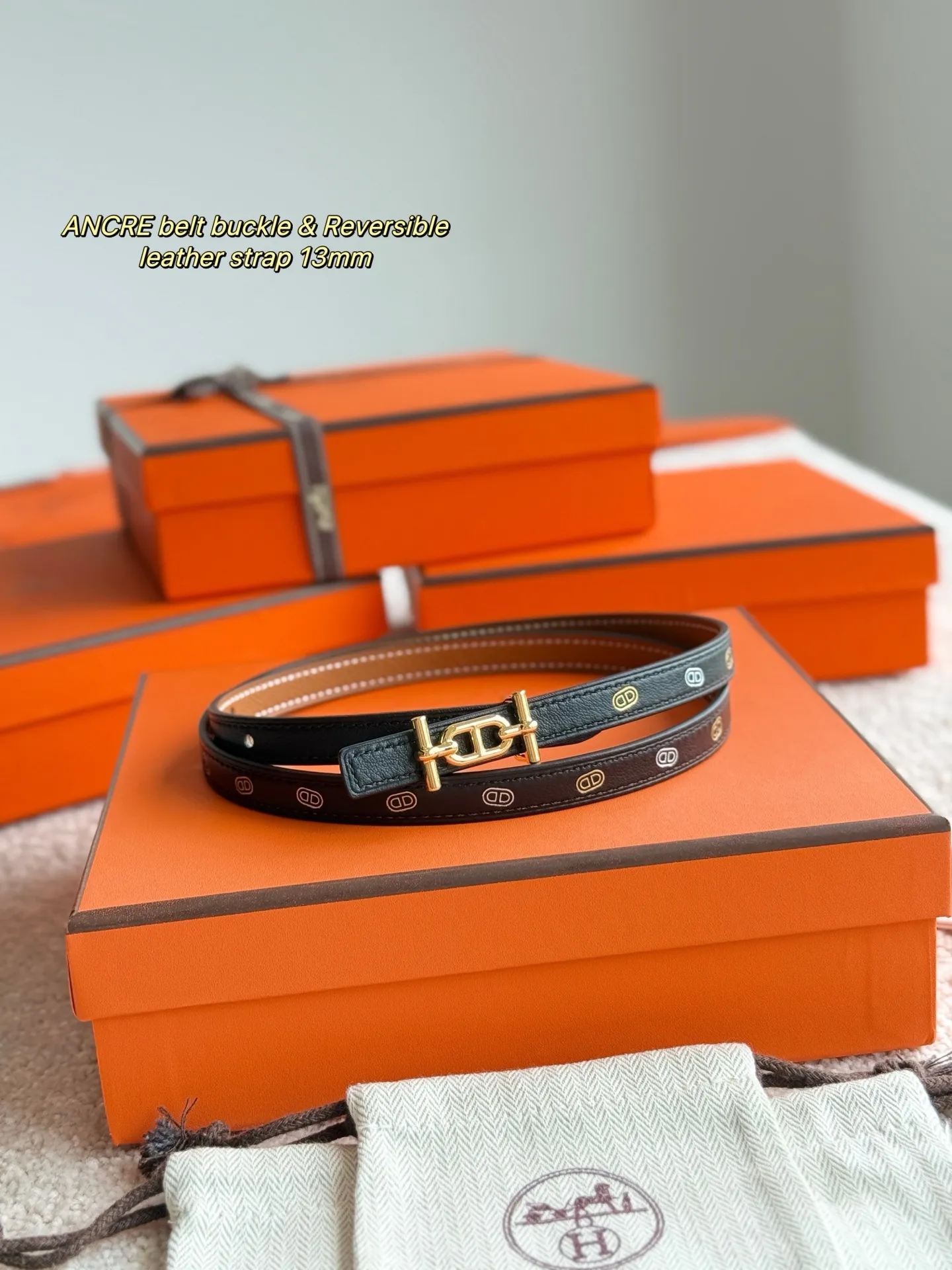 💰480💰Full set of packaging💰 💍Purchase level Hermès ❤️New style❤️ GAMMA boutique hardware with imported Epsom leather Width 13MM Hermes women's belt is highly praised for its exquisite craftsmanship, high-quality materials and classic design. It is the top choice for women's belts. It is simple and elegant. The product has a delicate feel. It is not only a practical accessory, but also adds highlights to the overall look.