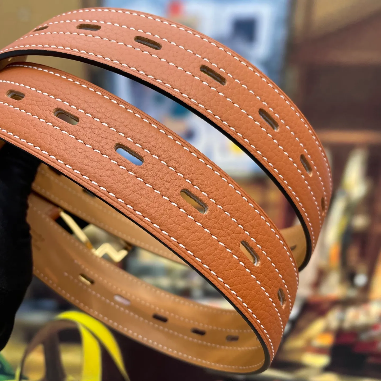 💰520💰Full set of packaging💰 💍Purchase level Hermes⚡️🌹The cabinet sister recommends sharing H Width 35mm Premium double-sided original leather with boutique buckle, boutique high quality⚡️🌹Seiko production, detailed pictures, gold medal sales cabinet sister real-life shooting, high-end luxury